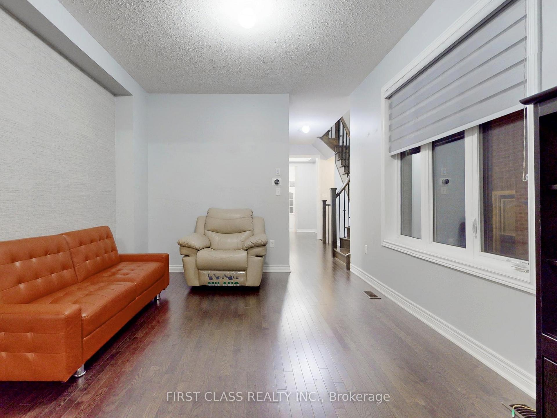 Photo 9 of 97 Titan (Main/Upper) Trail, Markham, Cedarwood — HOMEH