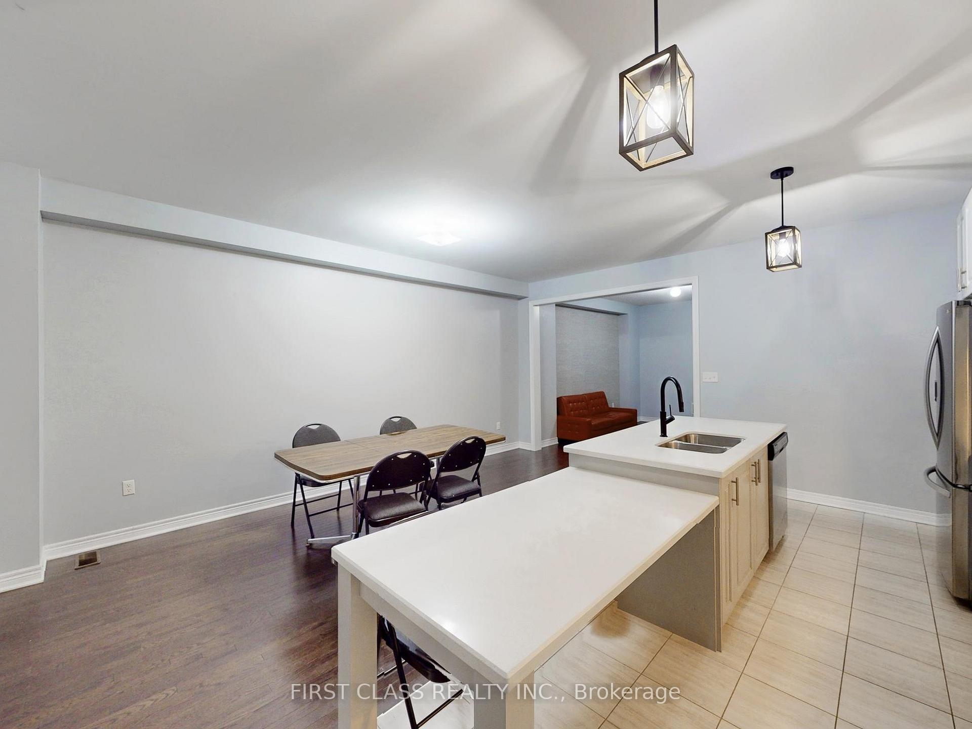 Photo 14 of 97 Titan (Main/Upper) Trail, Markham, Cedarwood — HOMEH