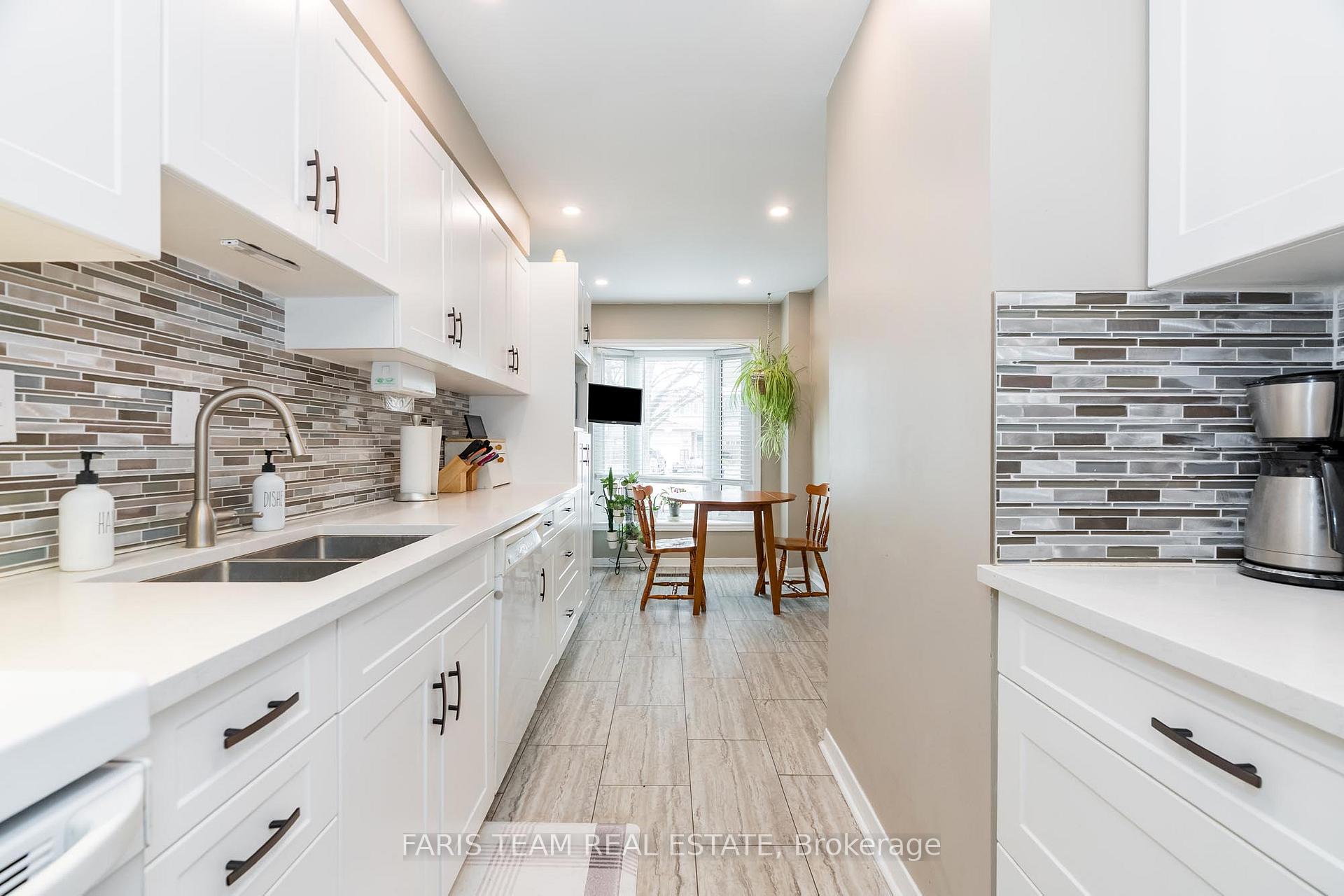 Photo 5 of 58 Daniele Avenue N, New Tecumseth, Beeton — HOMEH