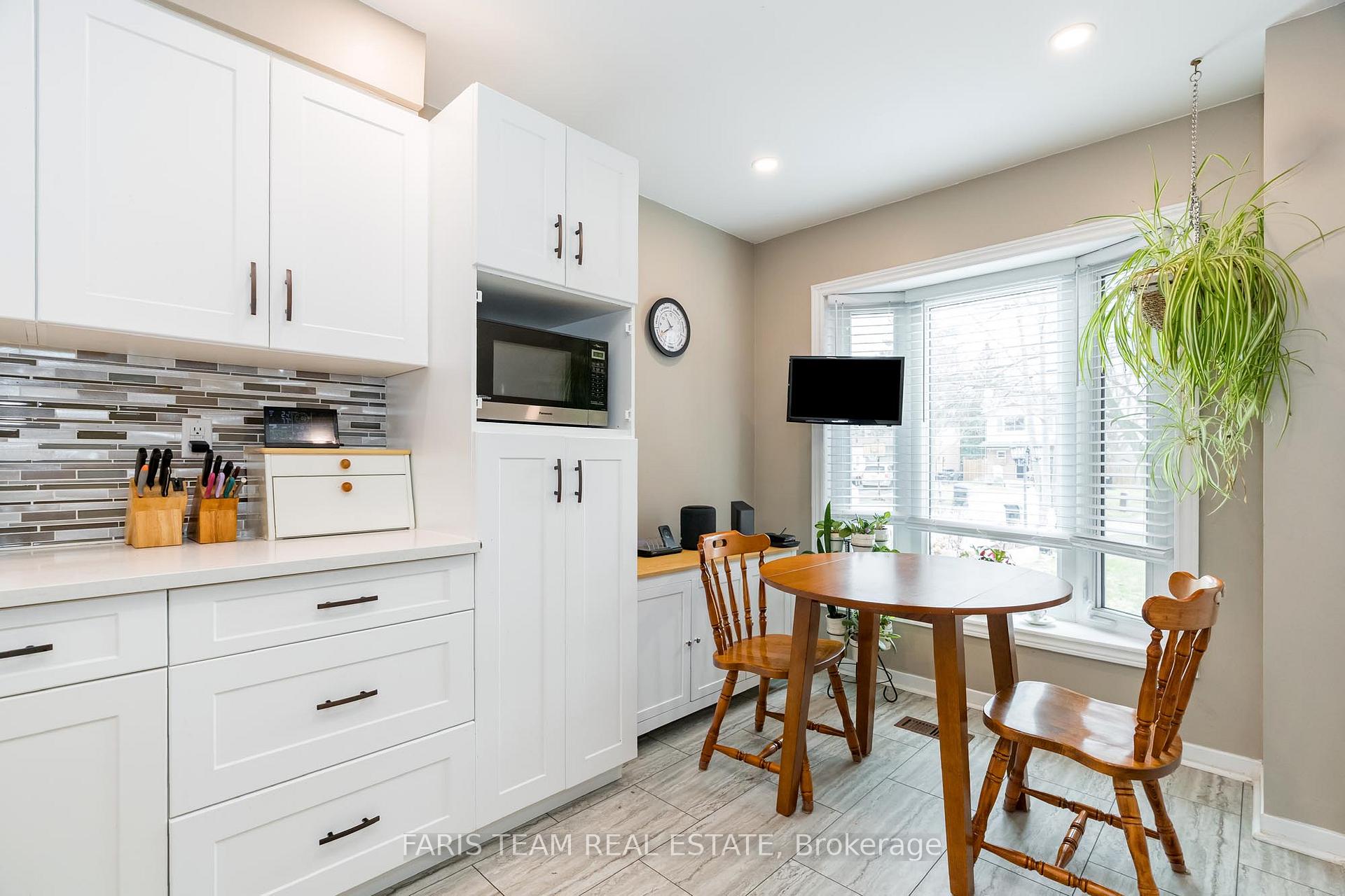 Photo 6 of 58 Daniele Avenue N, New Tecumseth, Beeton — HOMEH