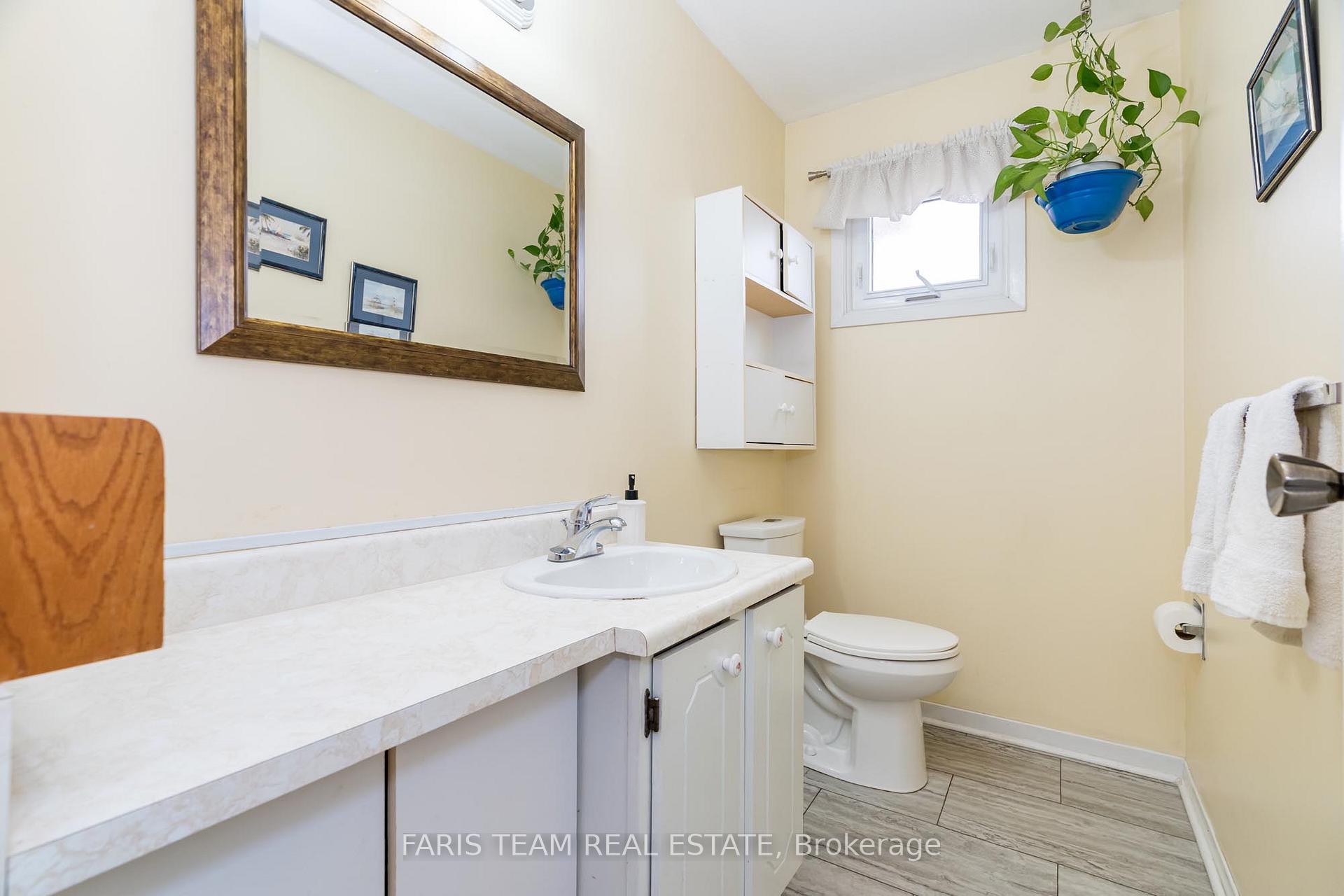 Photo 10 of 58 Daniele Avenue N, New Tecumseth, Beeton — HOMEH