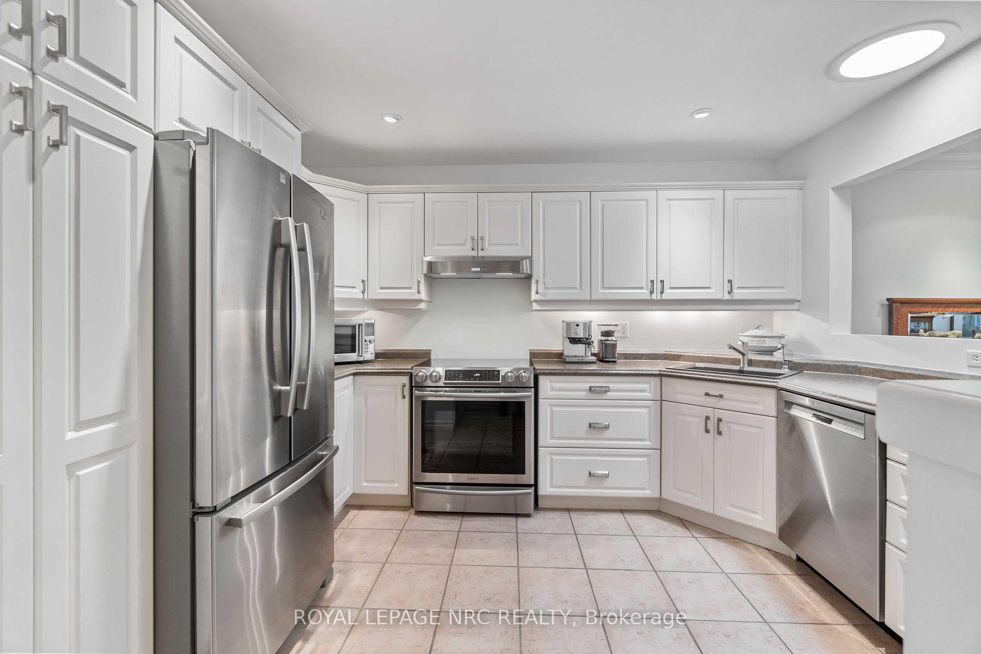 Photo 7 of 47 Stonegate Place, Pelham, Fonthill — HOMEH