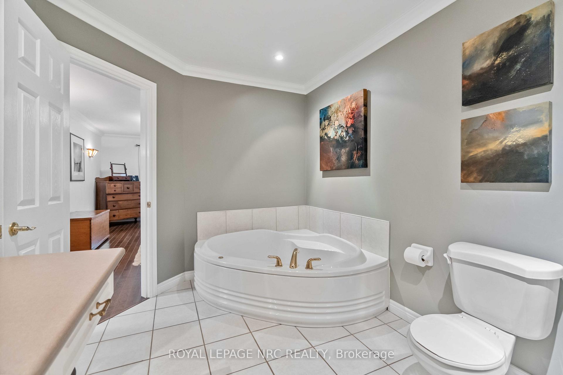 Photo 23 of 47 Stonegate Place, Pelham, Fonthill — HOMEH