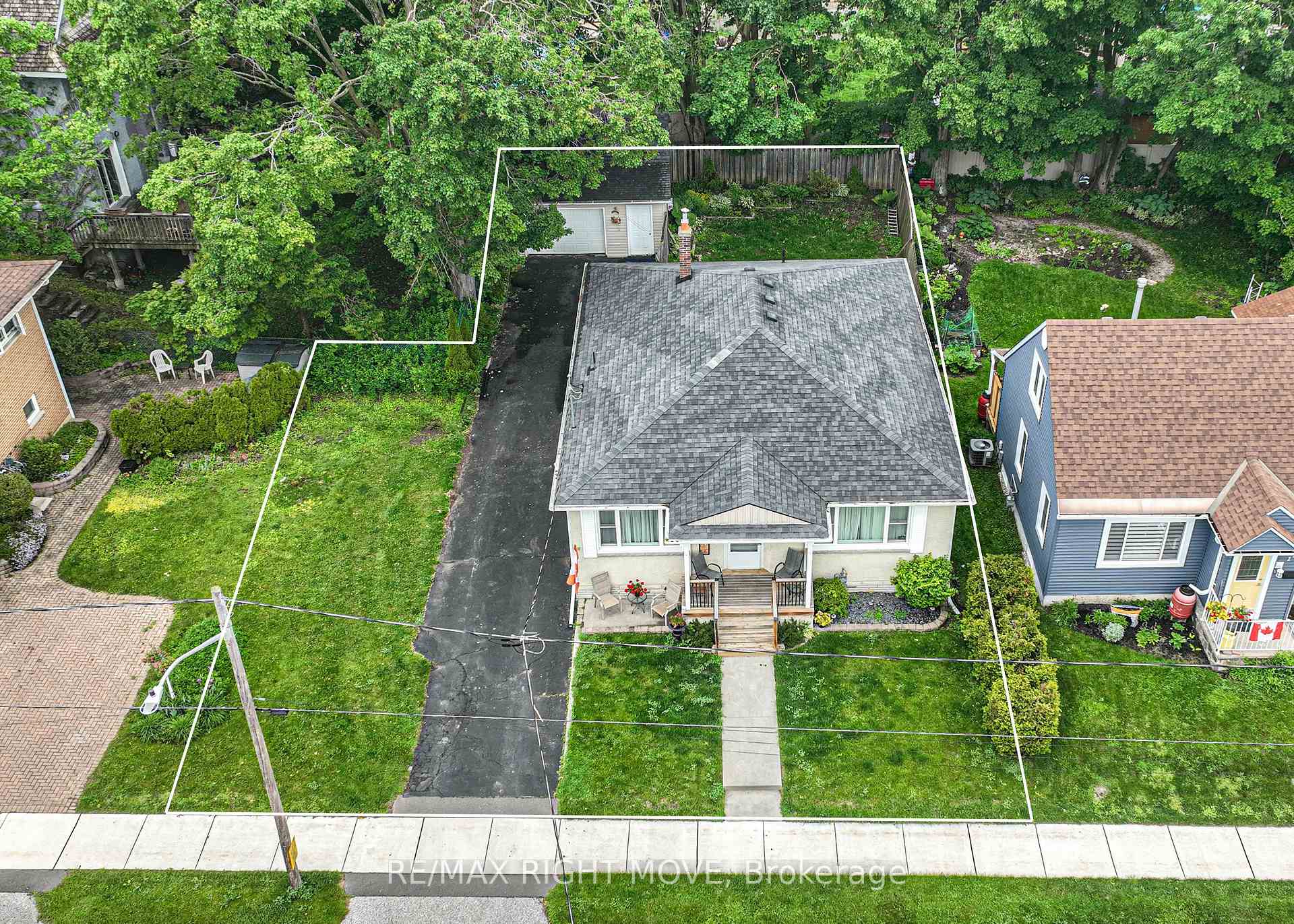 Photo 6 of 174 Cedar Street, Orillia — HOMEH