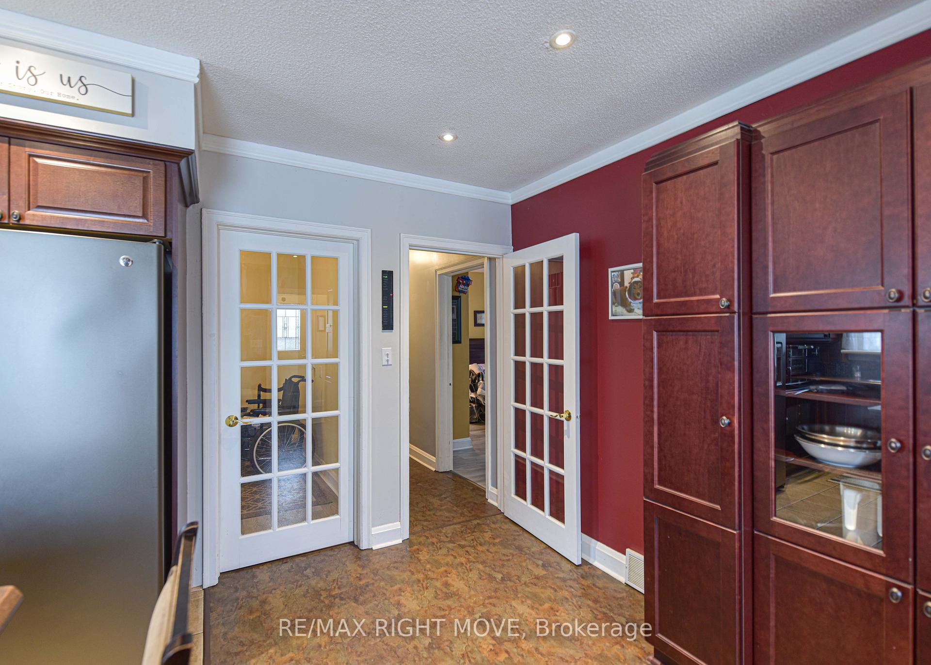 Photo 17 of 174 Cedar Street, Orillia — HOMEH