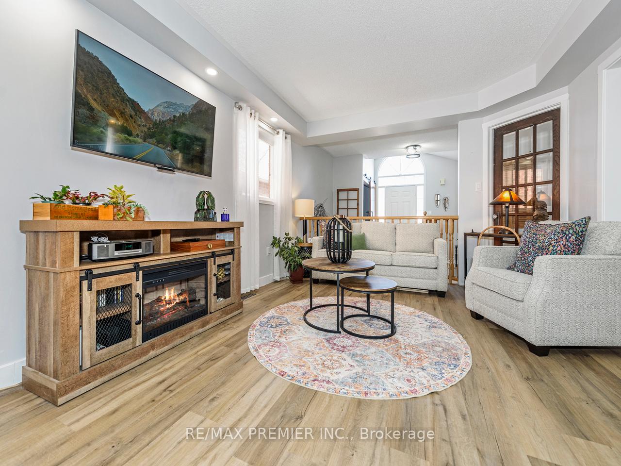 Photo 5 of 20 Smith Street, New Tecumseth, Alliston — HOMEH