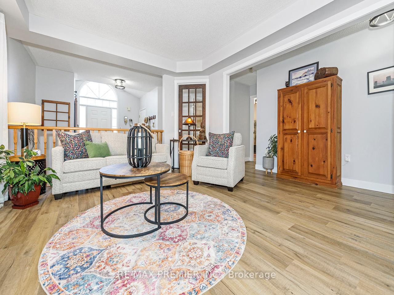 Photo 6 of 20 Smith Street, New Tecumseth, Alliston — HOMEH