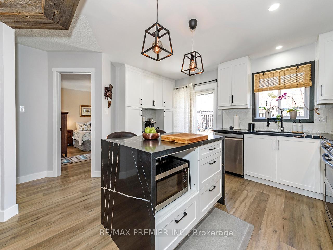 Photo 10 of 20 Smith Street, New Tecumseth, Alliston — HOMEH