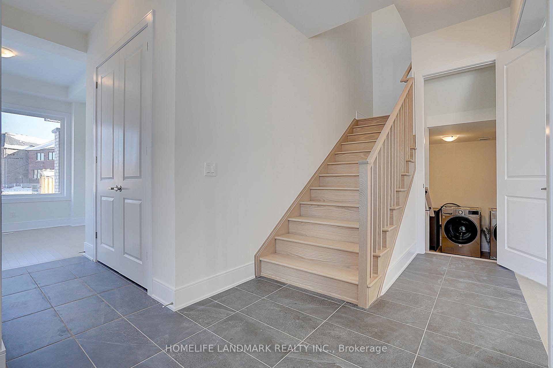 Photo 4 of 1 Nanhai Avenue, Markham, Angus Glen — HOMEH