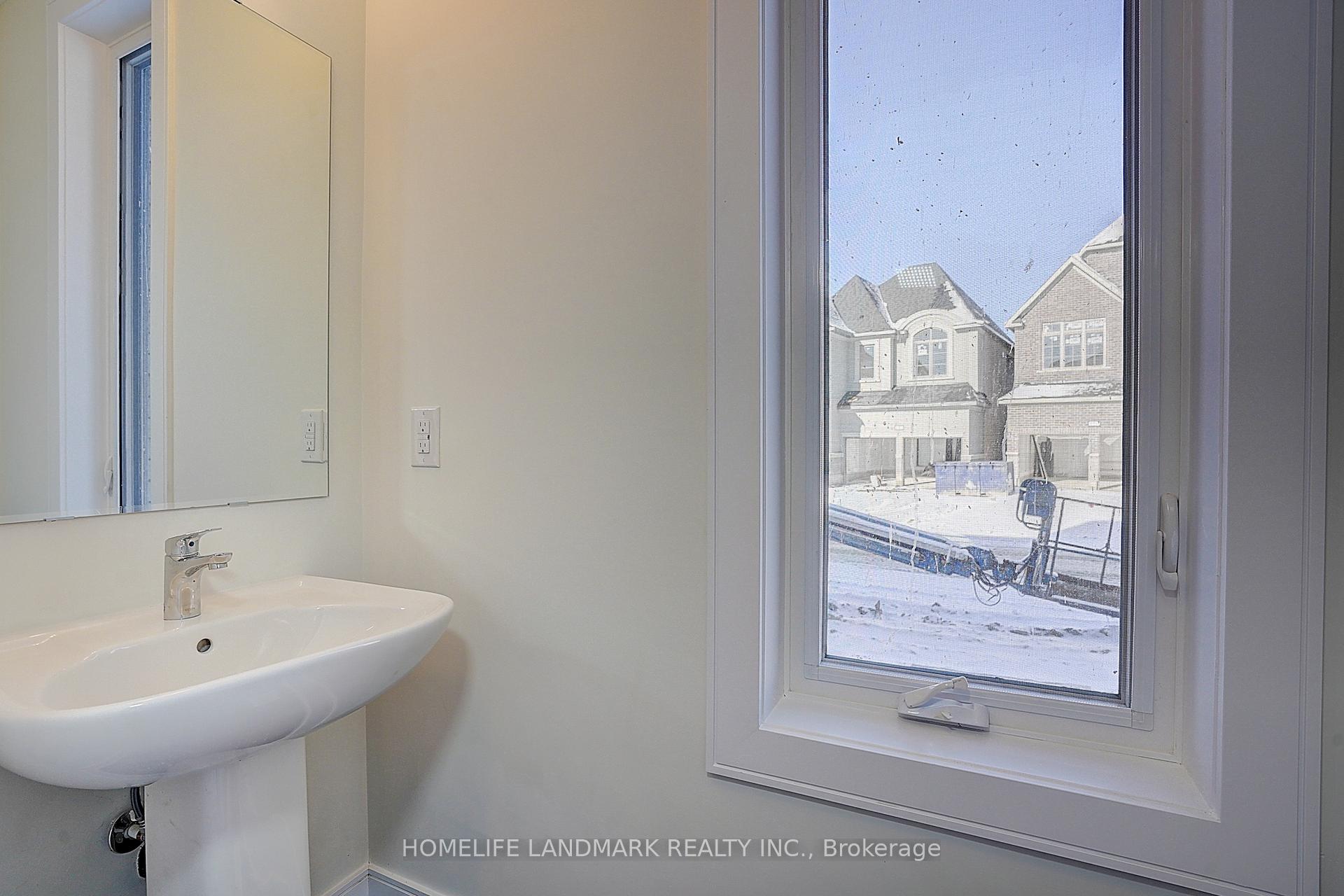 Photo 7 of 1 Nanhai Avenue, Markham, Angus Glen — HOMEH