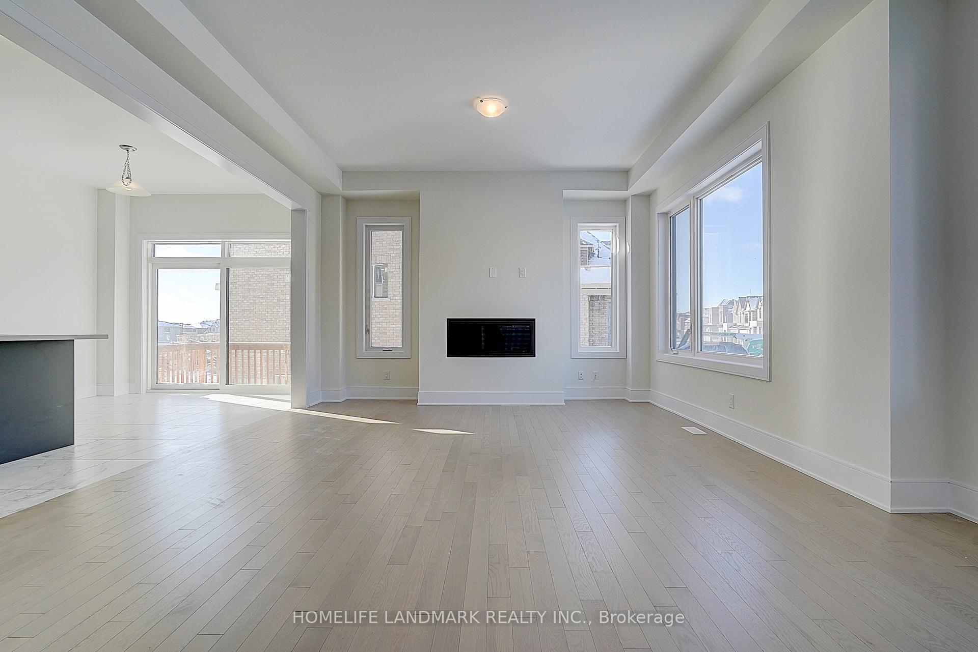 Photo 8 of 1 Nanhai Avenue, Markham, Angus Glen — HOMEH