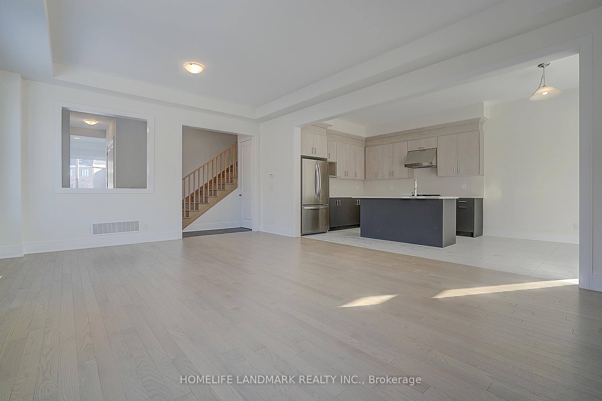 Photo 10 of 1 Nanhai Avenue, Markham, Angus Glen — HOMEH