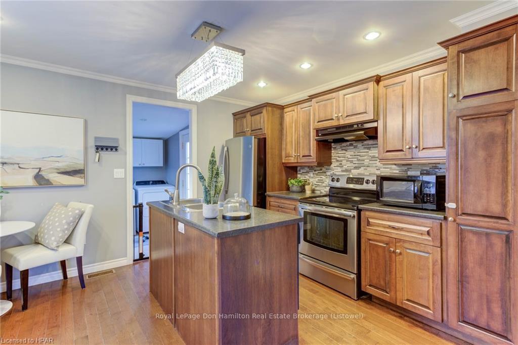 Photo 11 of 355 Edward Avenue N, North Perth, Listowel — HOMEH