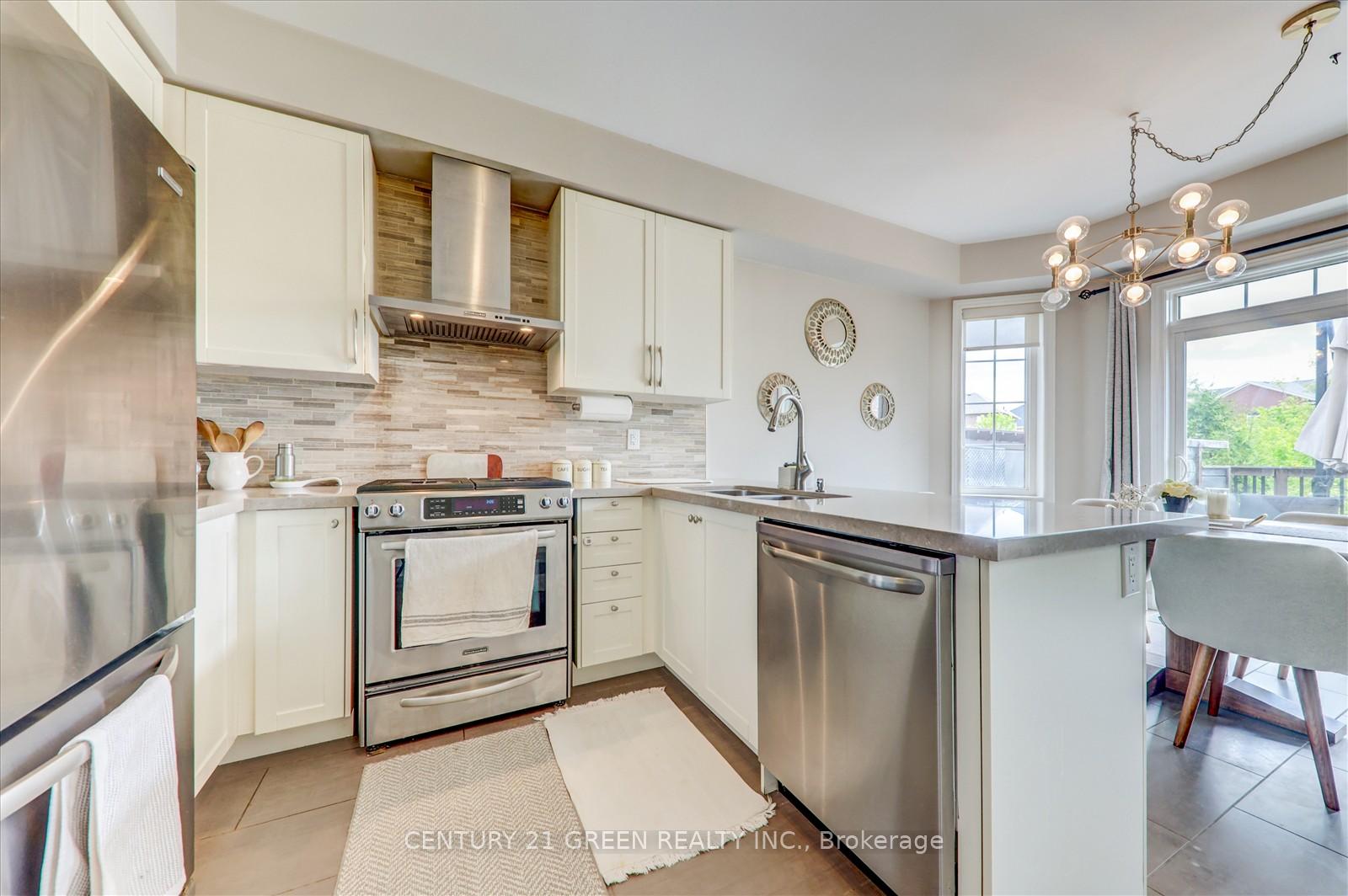 Photo 5 of 610 Nairn Circle W, Milton, Scott — HOMEH