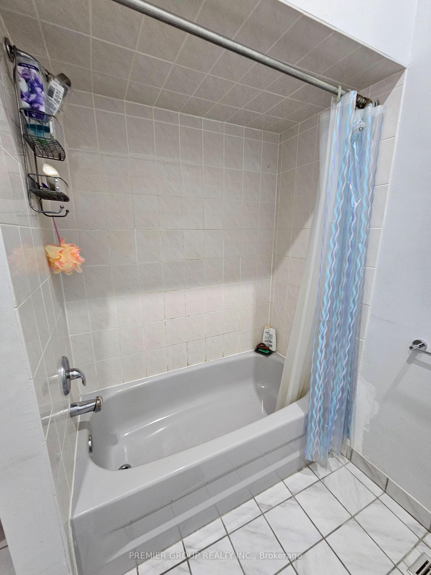 Photo 8 of 62 Chatelaine Drive, Markham, Rouge River Estates — HOMEH