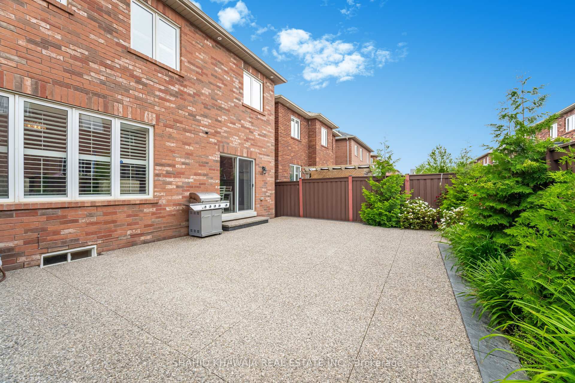 Photo 23 of 355 Bessborough Drive, Milton, Harrison — HOMEH
