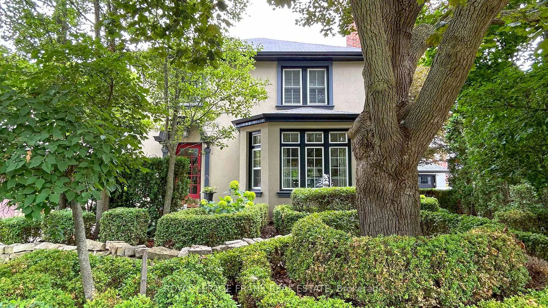 Photo 3 of 421 Mary Street N, Oshawa, O'Neill — HOMEH
