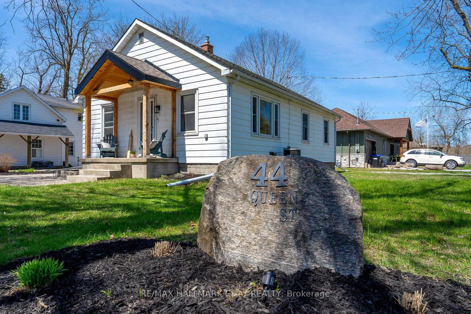 Photo 1 of 44 Queen Street, New Tecumseth, Alliston — HOMEH