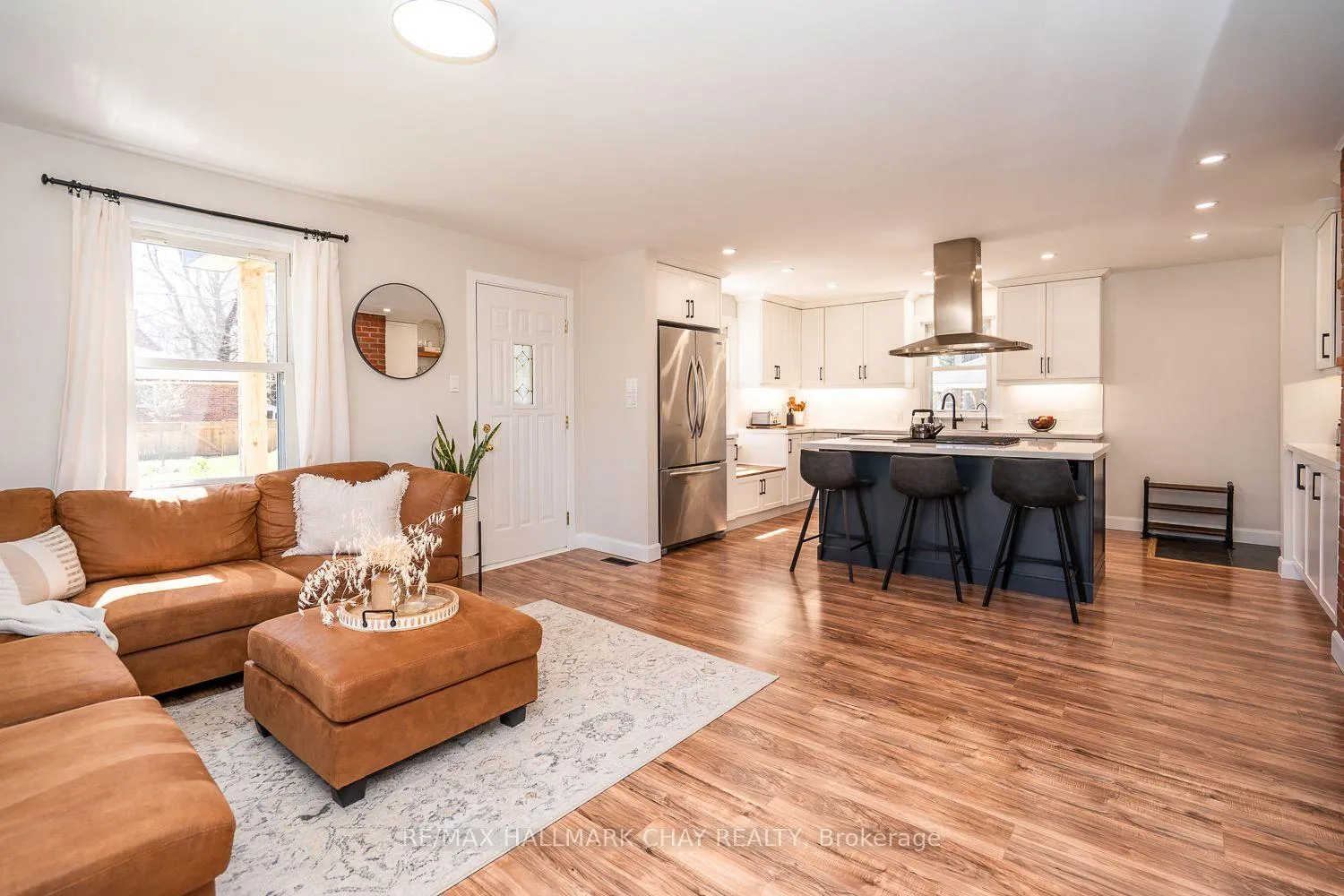 Photo 4 of 44 Queen Street, New Tecumseth, Alliston — HOMEH