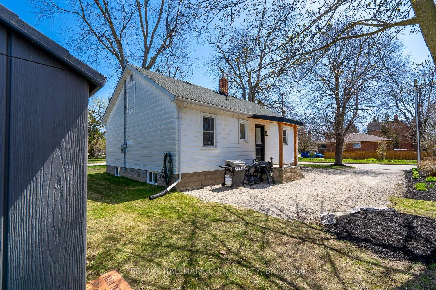 Photo 9 of 44 Queen Street, New Tecumseth, Alliston — HOMEH