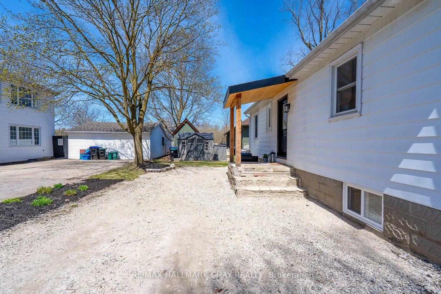 Photo 10 of 44 Queen Street, New Tecumseth, Alliston — HOMEH