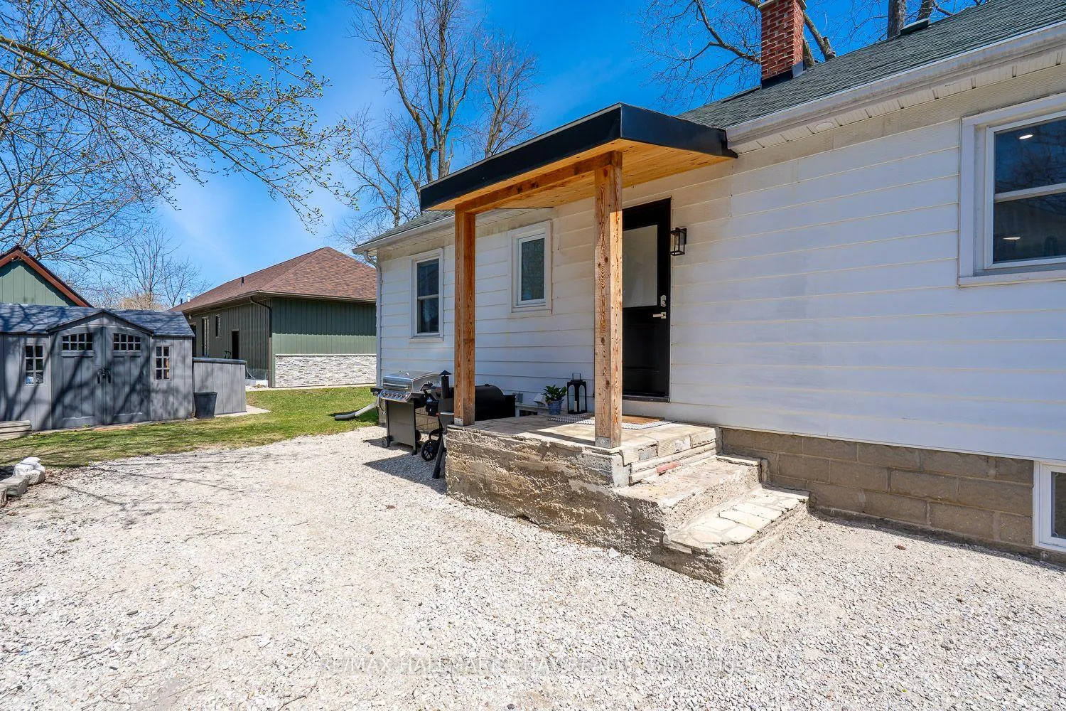 Photo 11 of 44 Queen Street, New Tecumseth, Alliston — HOMEH