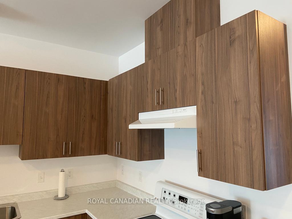 Photo 7 of 102 Isabella Drive, Orillia — HOMEH