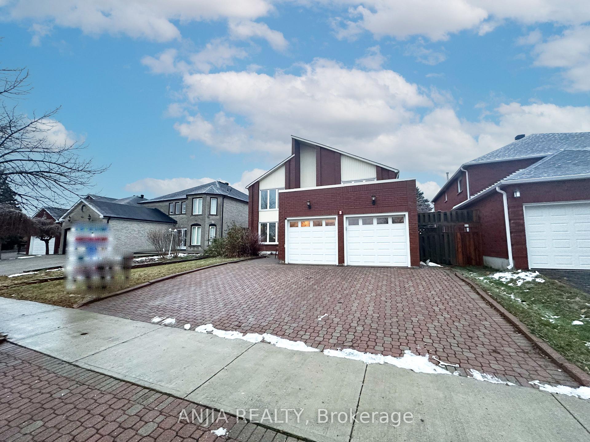 Front of Unit Upper, 6 Hillcroft Drive