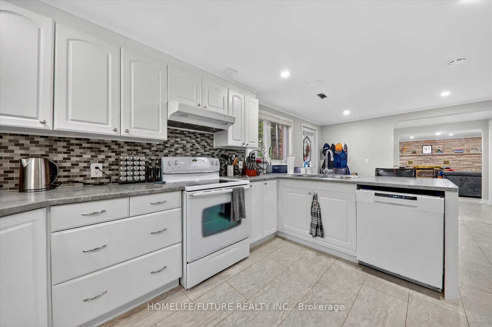Photo 37 of 790 Ferndale Street, Oshawa, Northglen — HOMEH