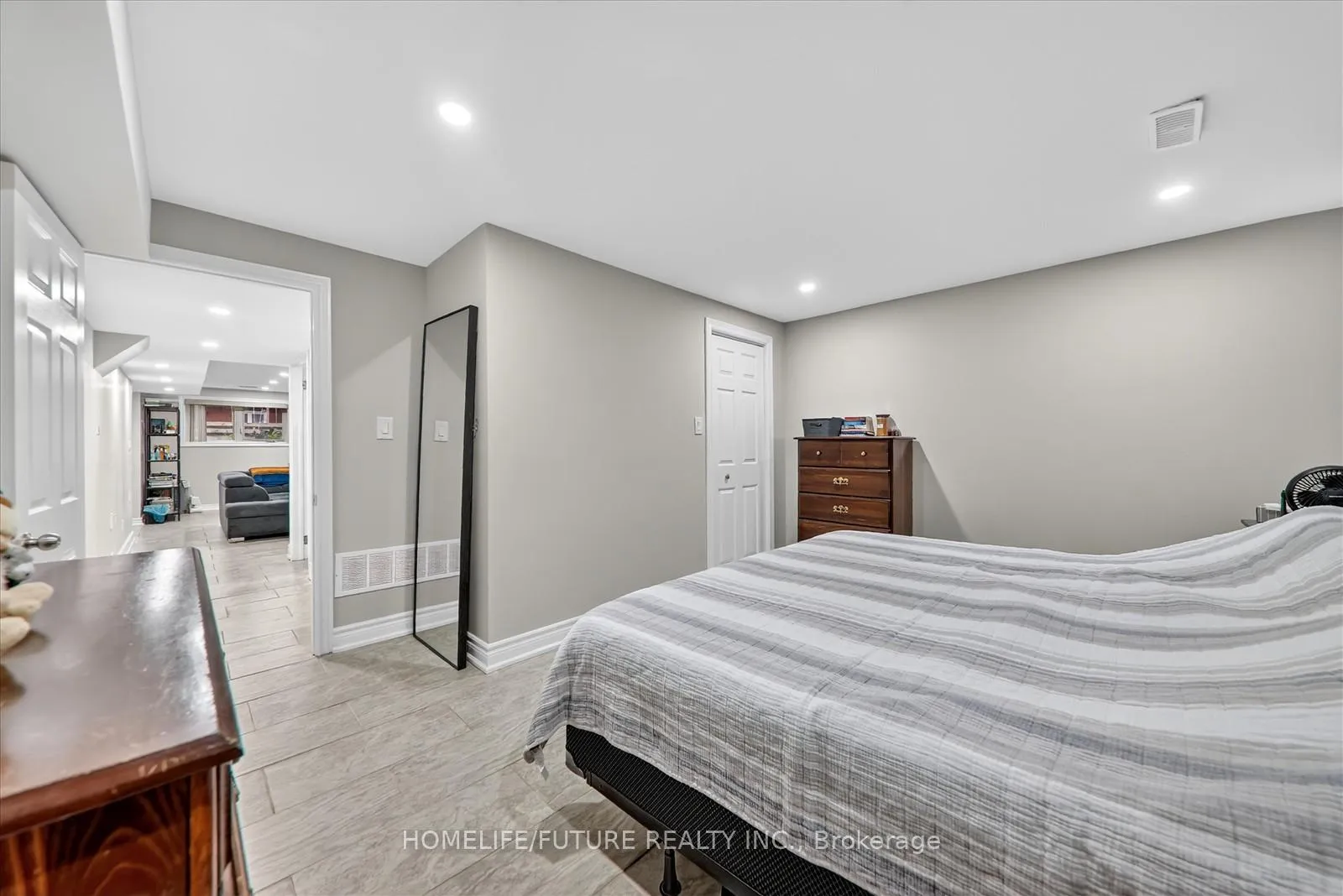 Photo 45 of 790 Ferndale Street, Oshawa, Northglen — HOMEH