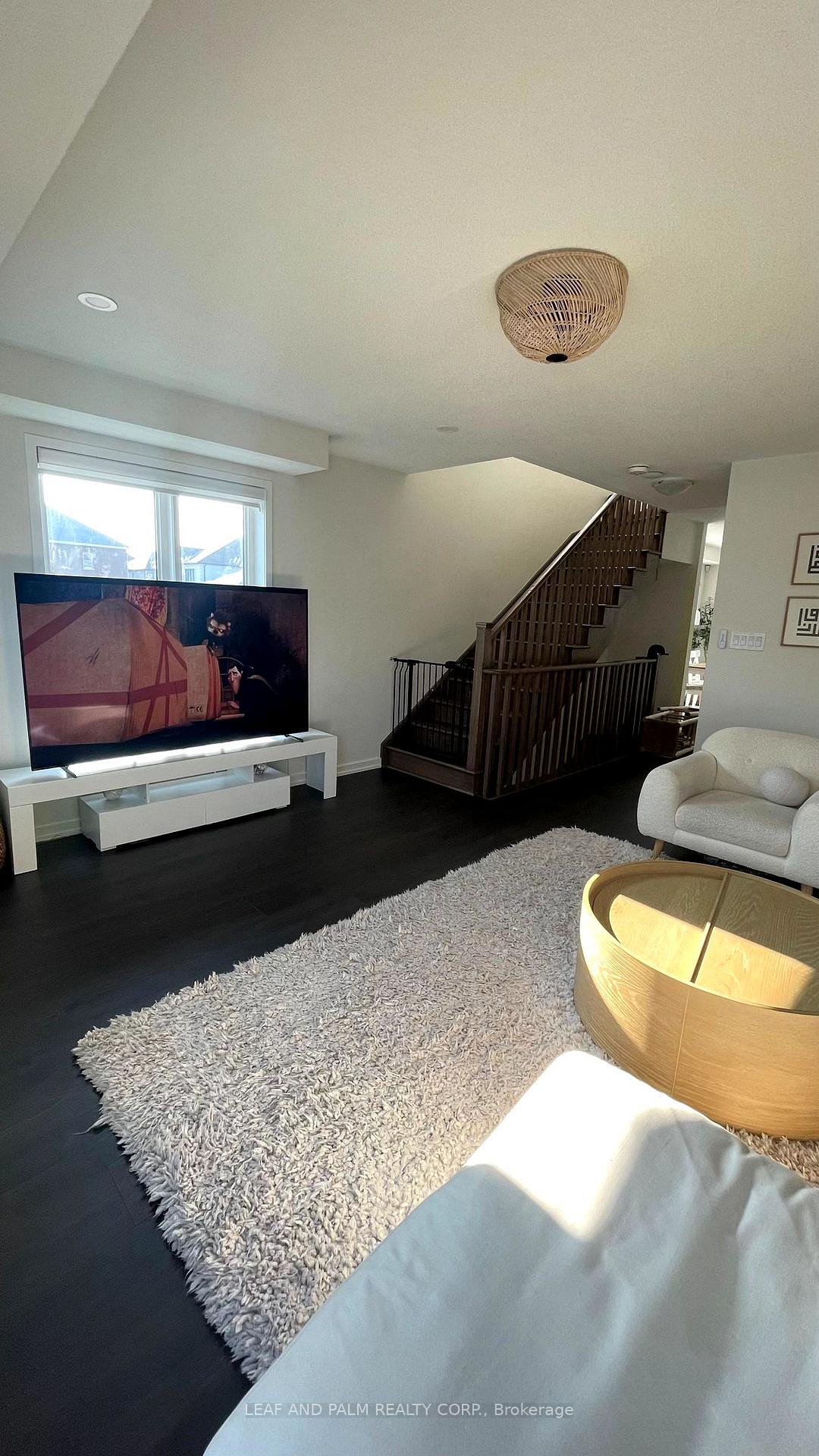 Photo 4 of 1332 Bradenton Path, Oshawa, Eastdale — HOMEH