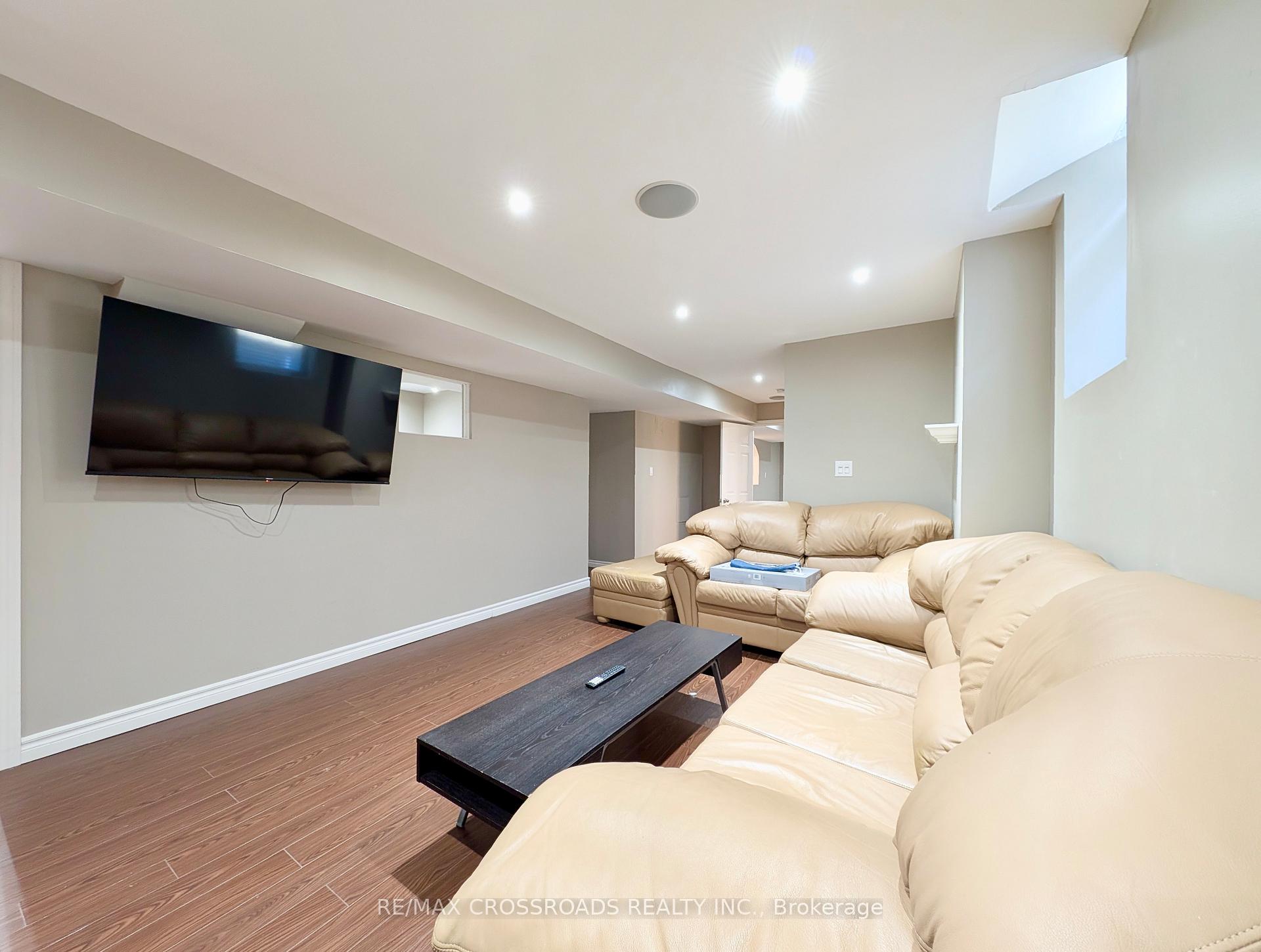 Photo 2 of Unit Bsmt, 67 Caprara Crescent, Markham, Box Grove — HOMEH