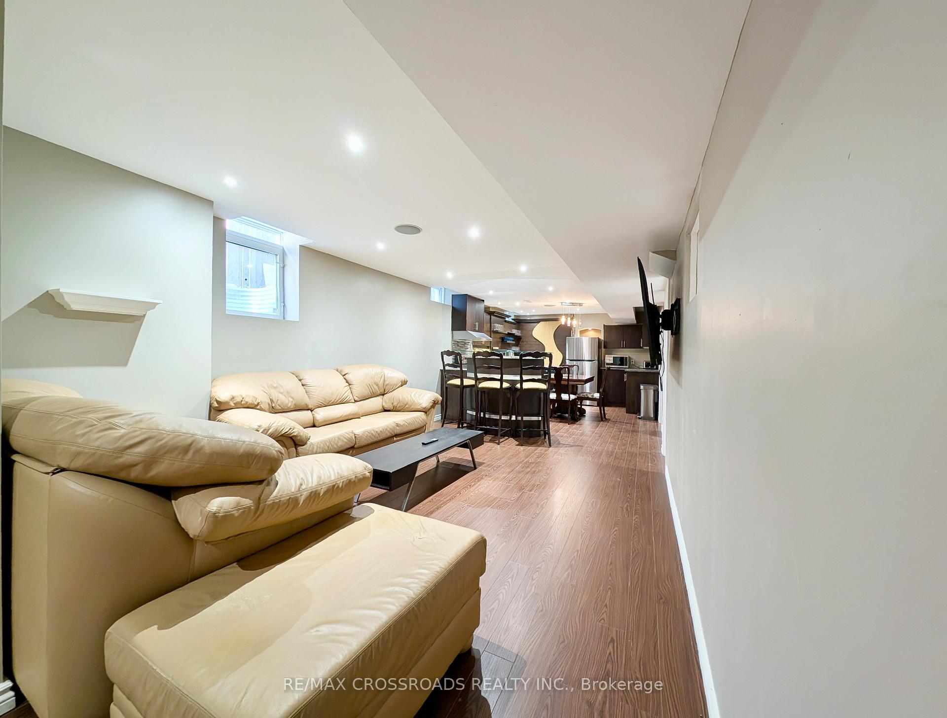 Photo 3 of Unit Bsmt, 67 Caprara Crescent, Markham, Box Grove — HOMEH