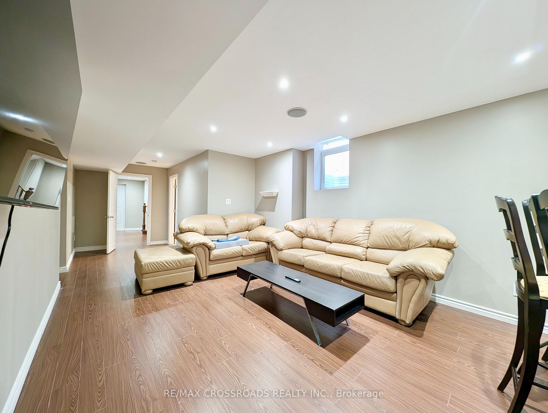 Photo 4 of Unit Bsmt, 67 Caprara Crescent, Markham, Box Grove — HOMEH