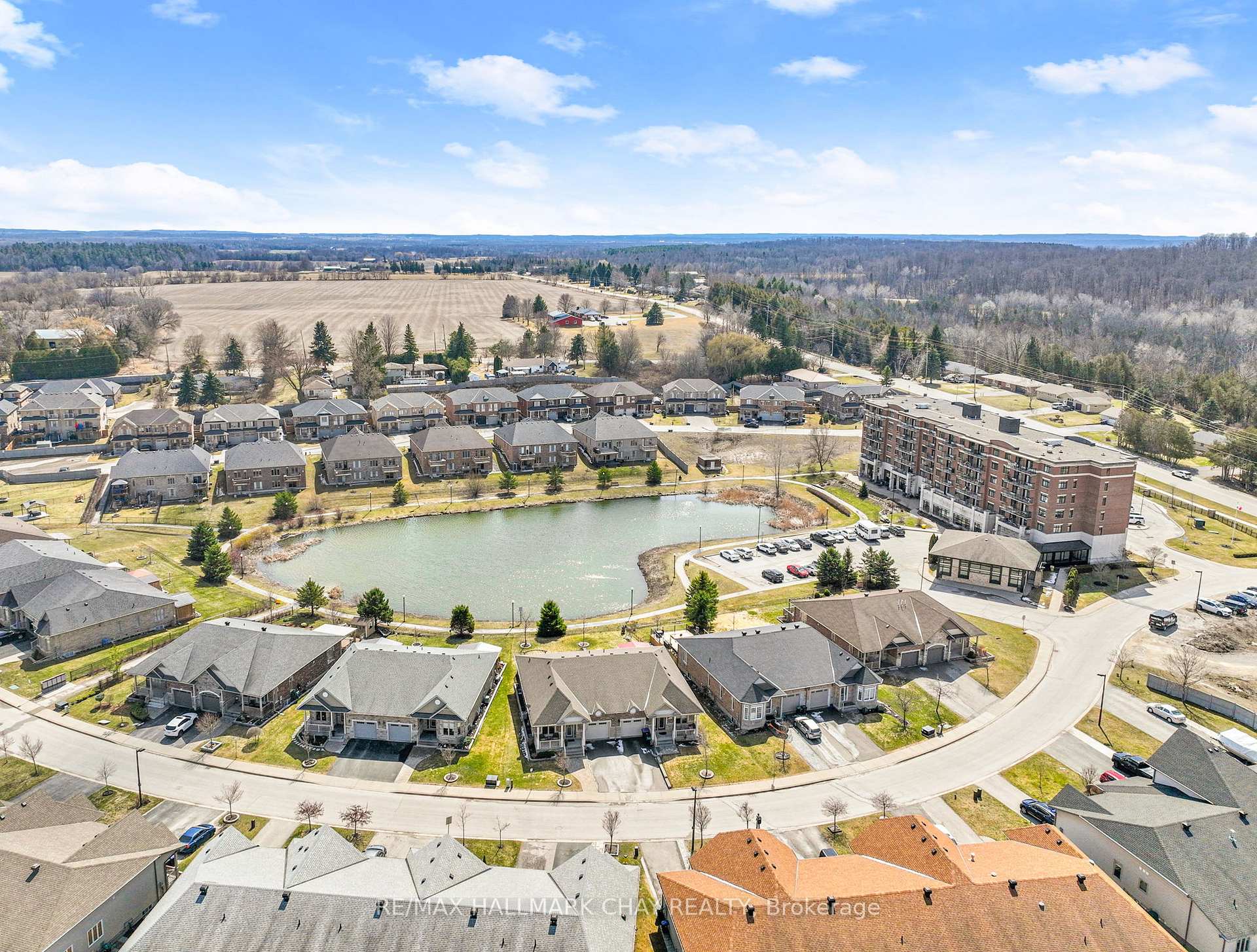 Photo 2 of 40 Kingsmere Crescent, New Tecumseth, Alliston — HOMEH