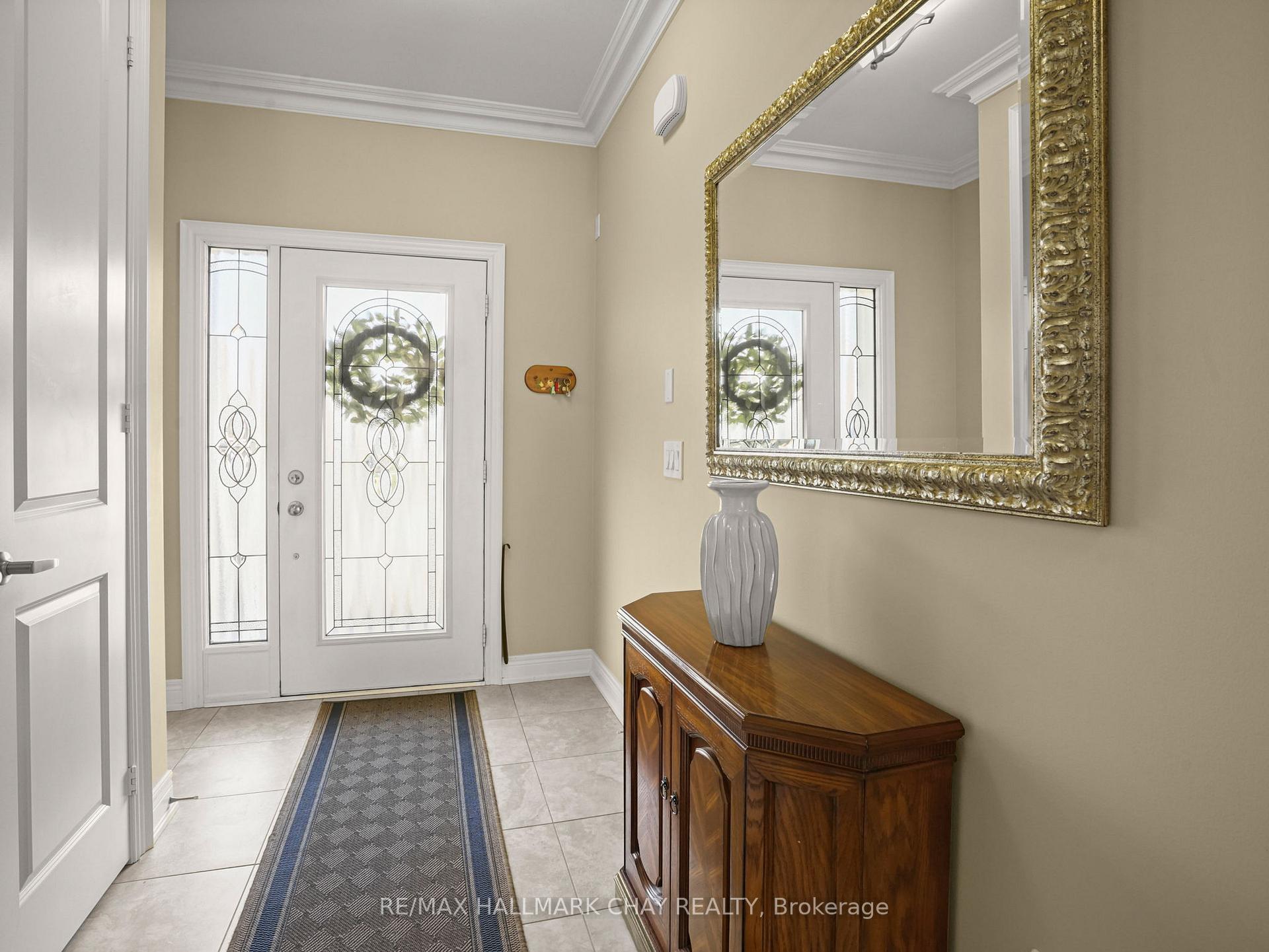 Photo 5 of 40 Kingsmere Crescent, New Tecumseth, Alliston — HOMEH