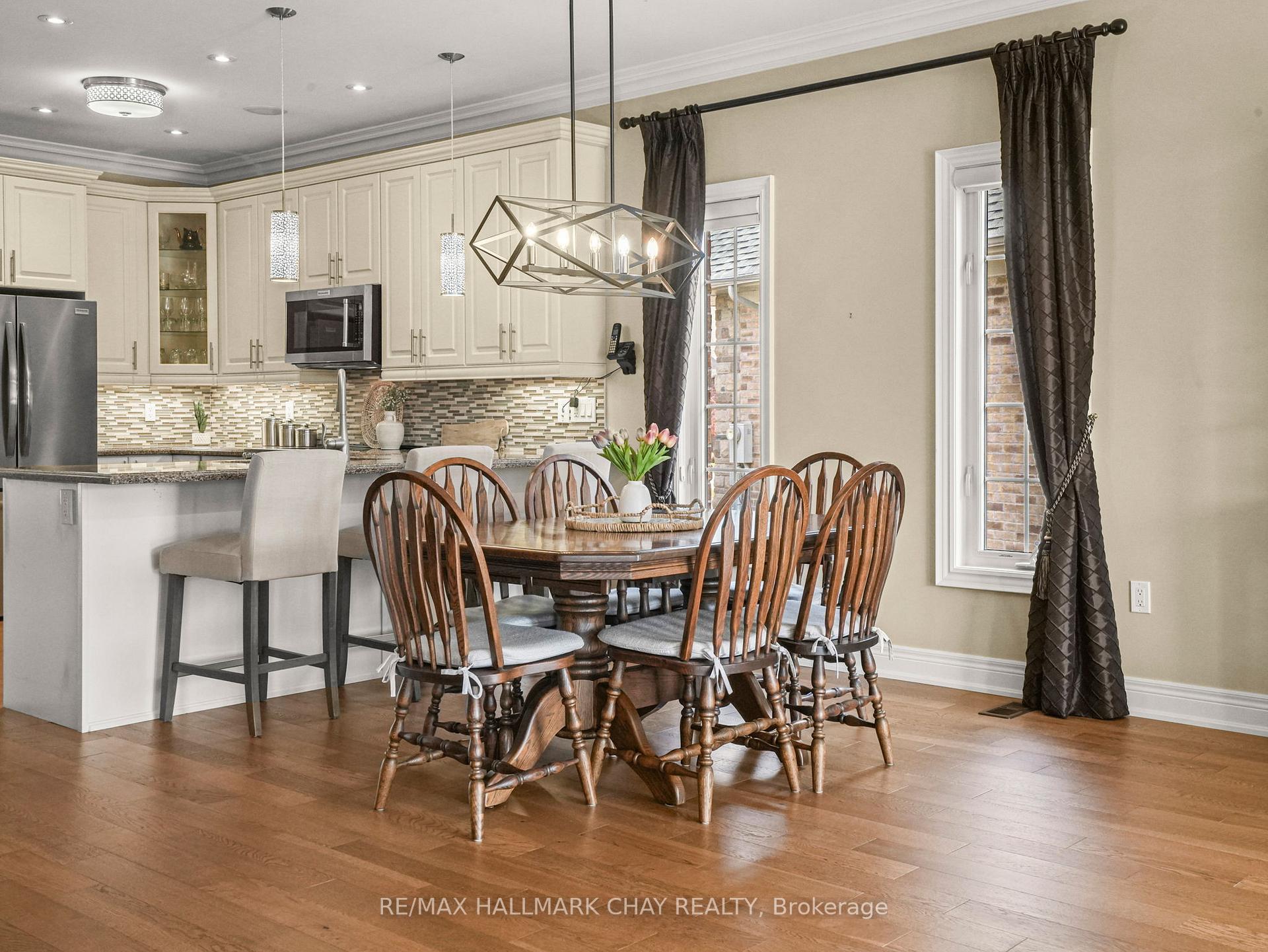Photo 16 of 40 Kingsmere Crescent, New Tecumseth, Alliston — HOMEH