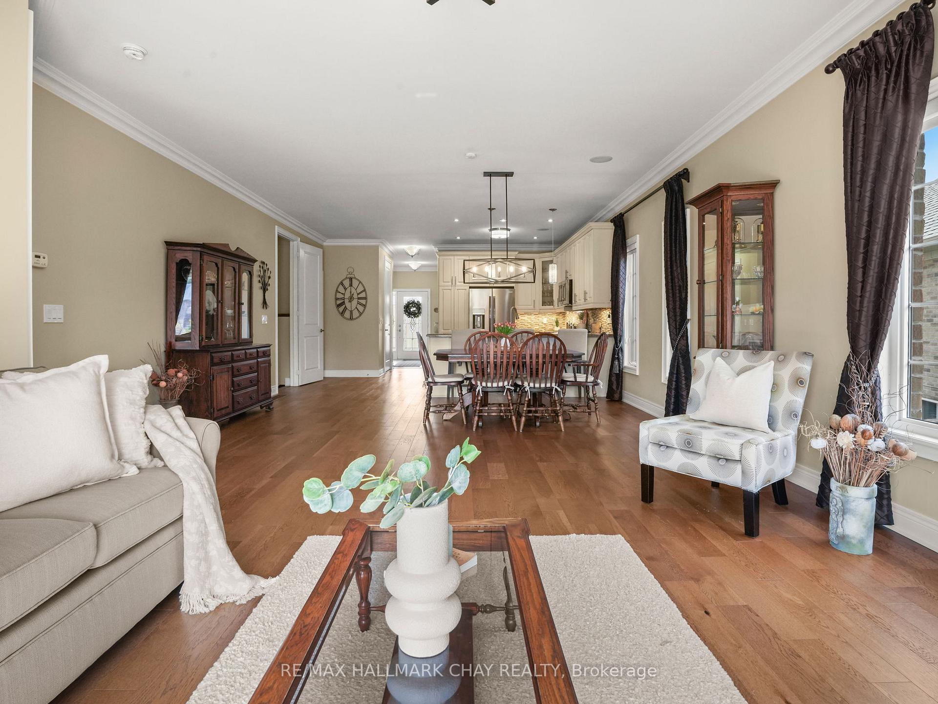 Photo 22 of 40 Kingsmere Crescent, New Tecumseth, Alliston — HOMEH
