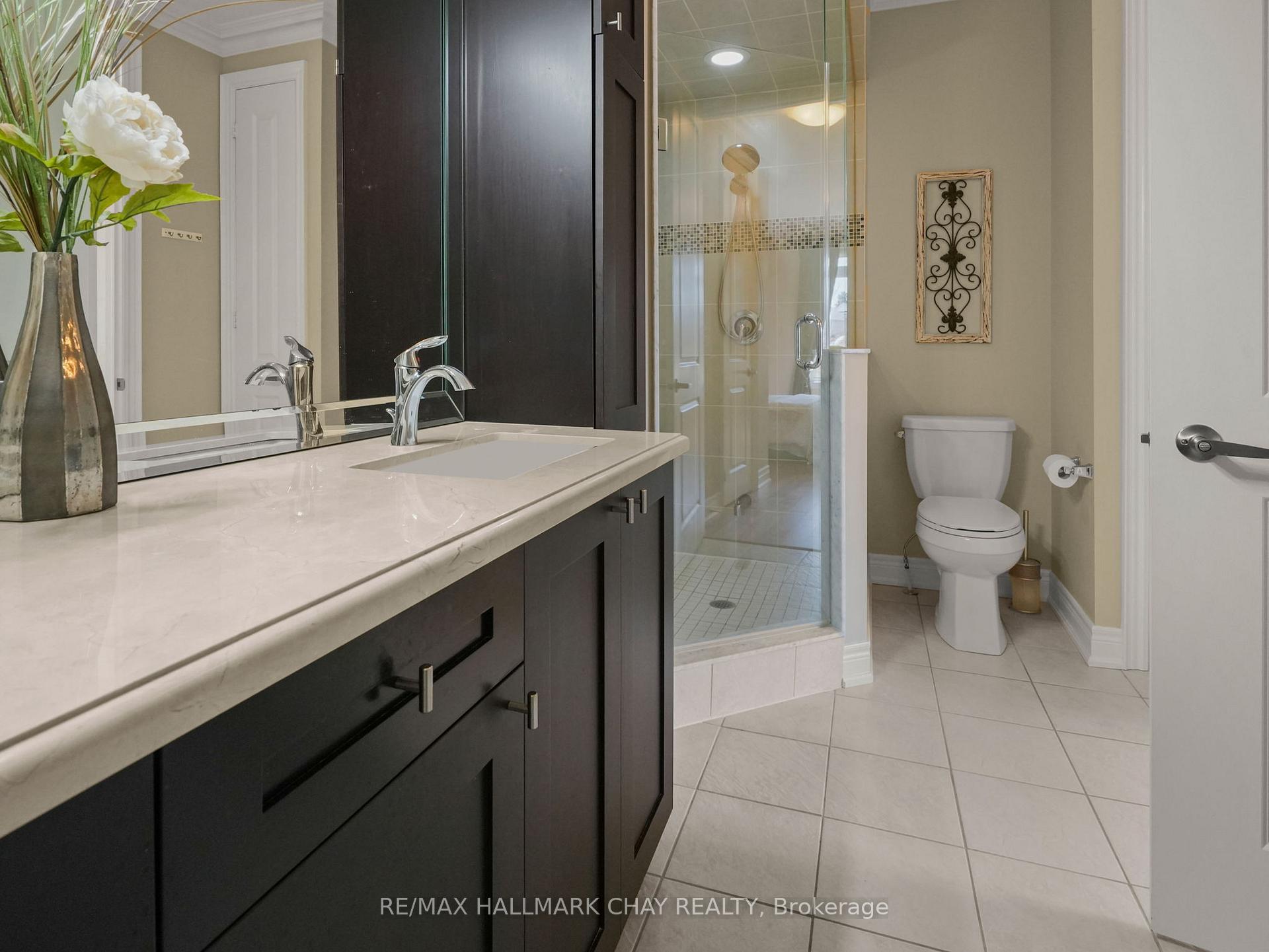 Photo 24 of 40 Kingsmere Crescent, New Tecumseth, Alliston — HOMEH
