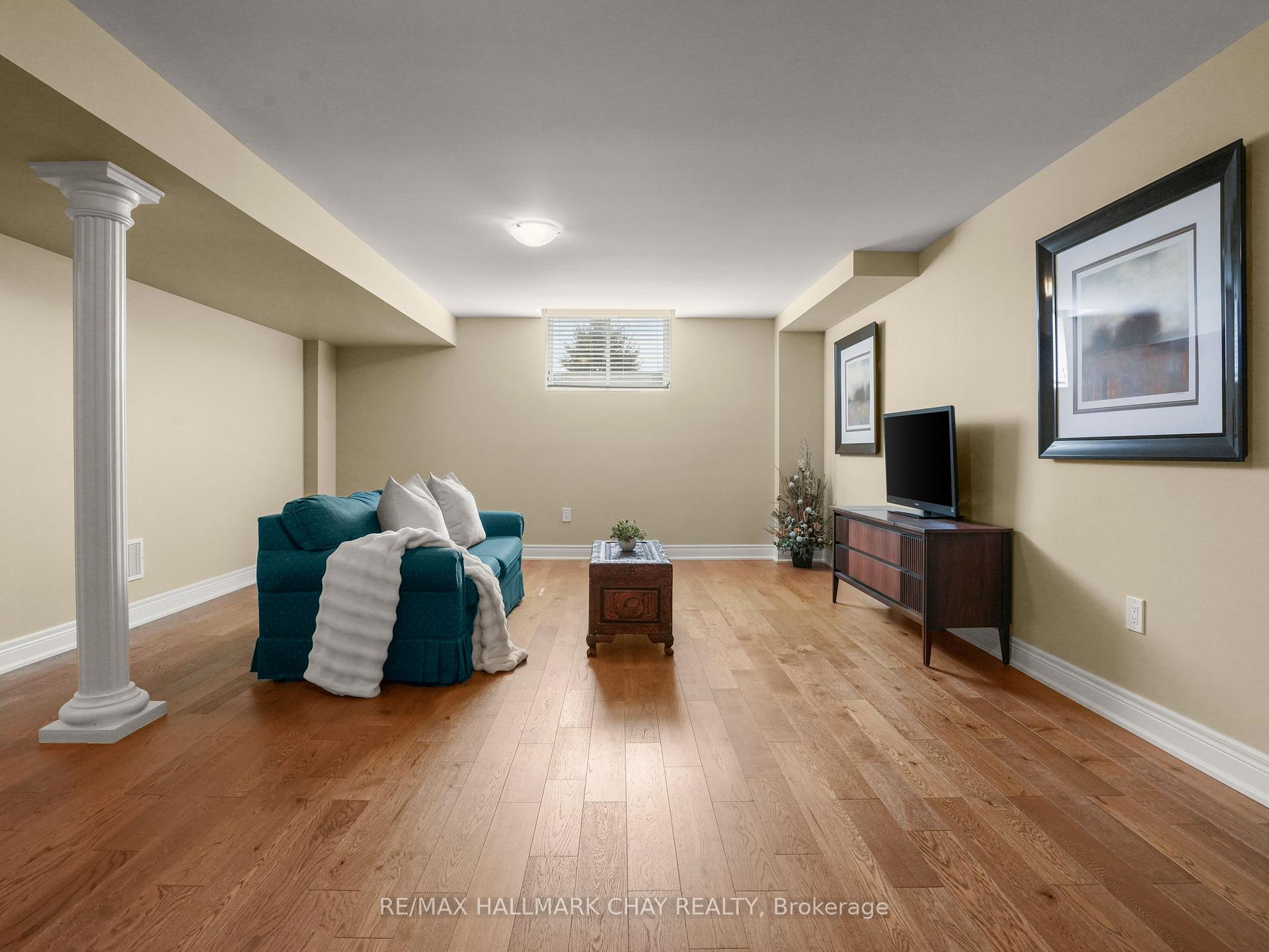 Photo 26 of 40 Kingsmere Crescent, New Tecumseth, Alliston — HOMEH