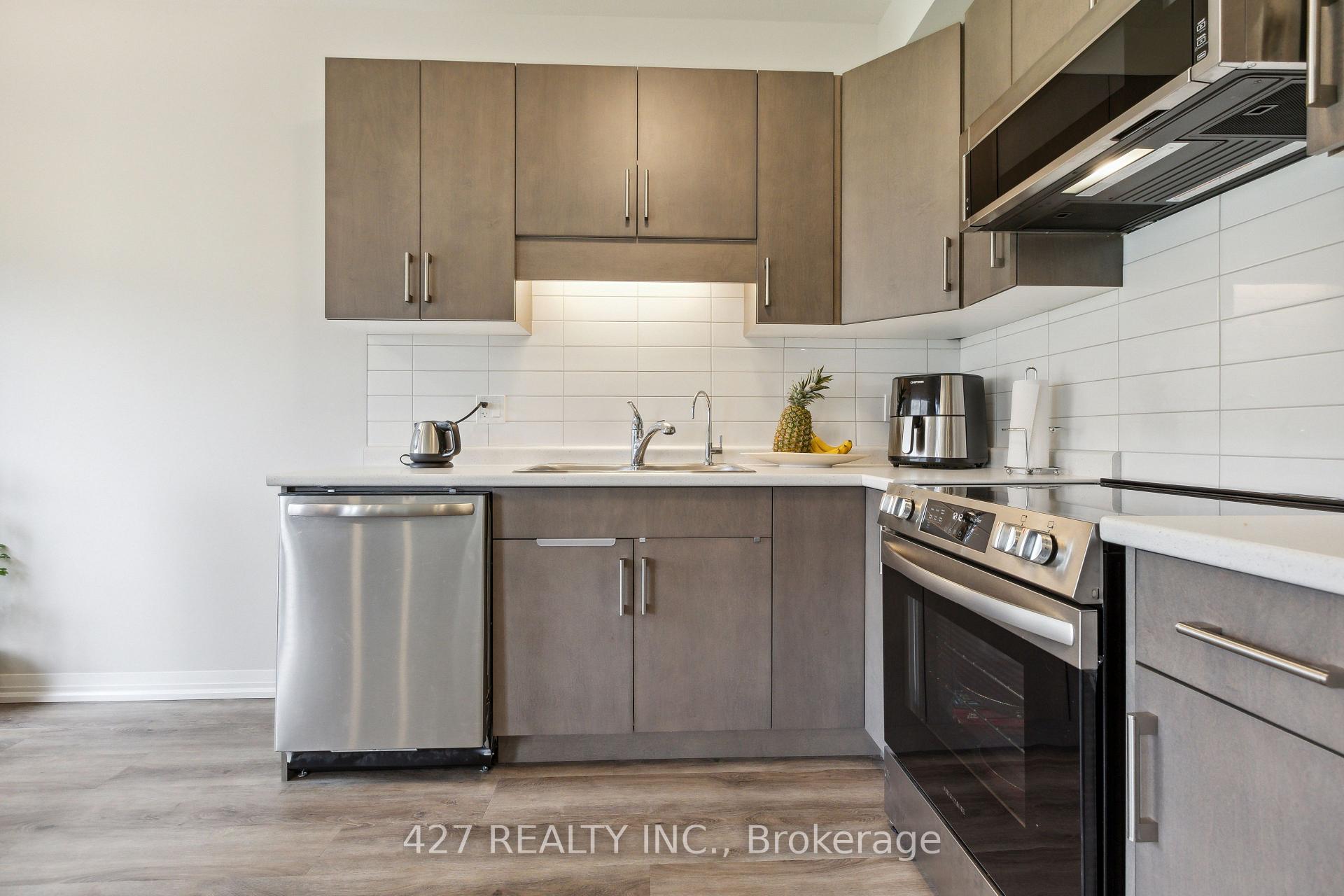 Photo 11 of 58 Samuel Avenue, Pelham, Fonthill — HOMEH