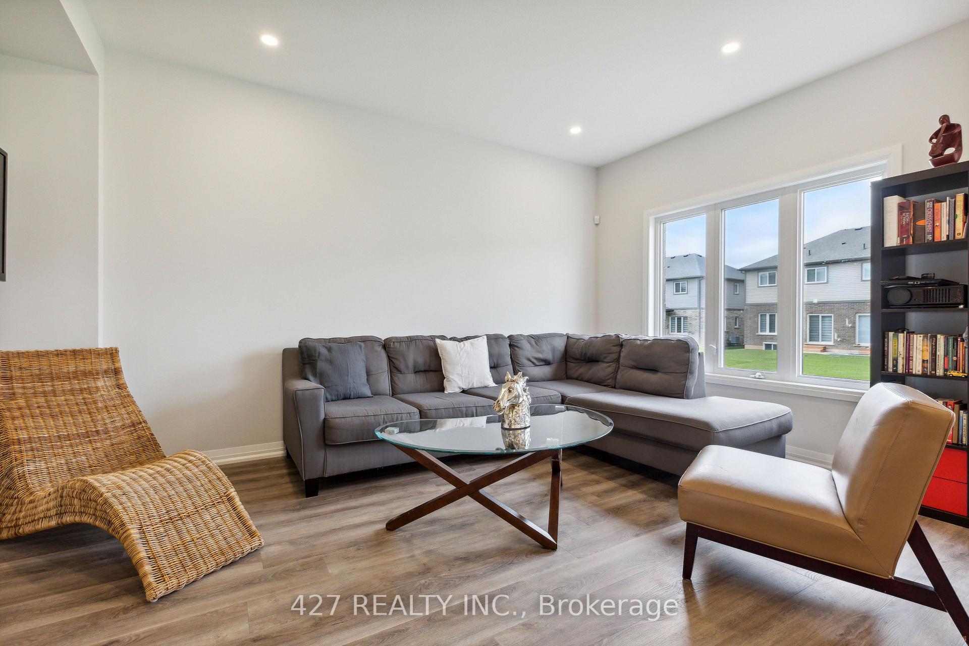 Photo 18 of 58 Samuel Avenue, Pelham, Fonthill — HOMEH