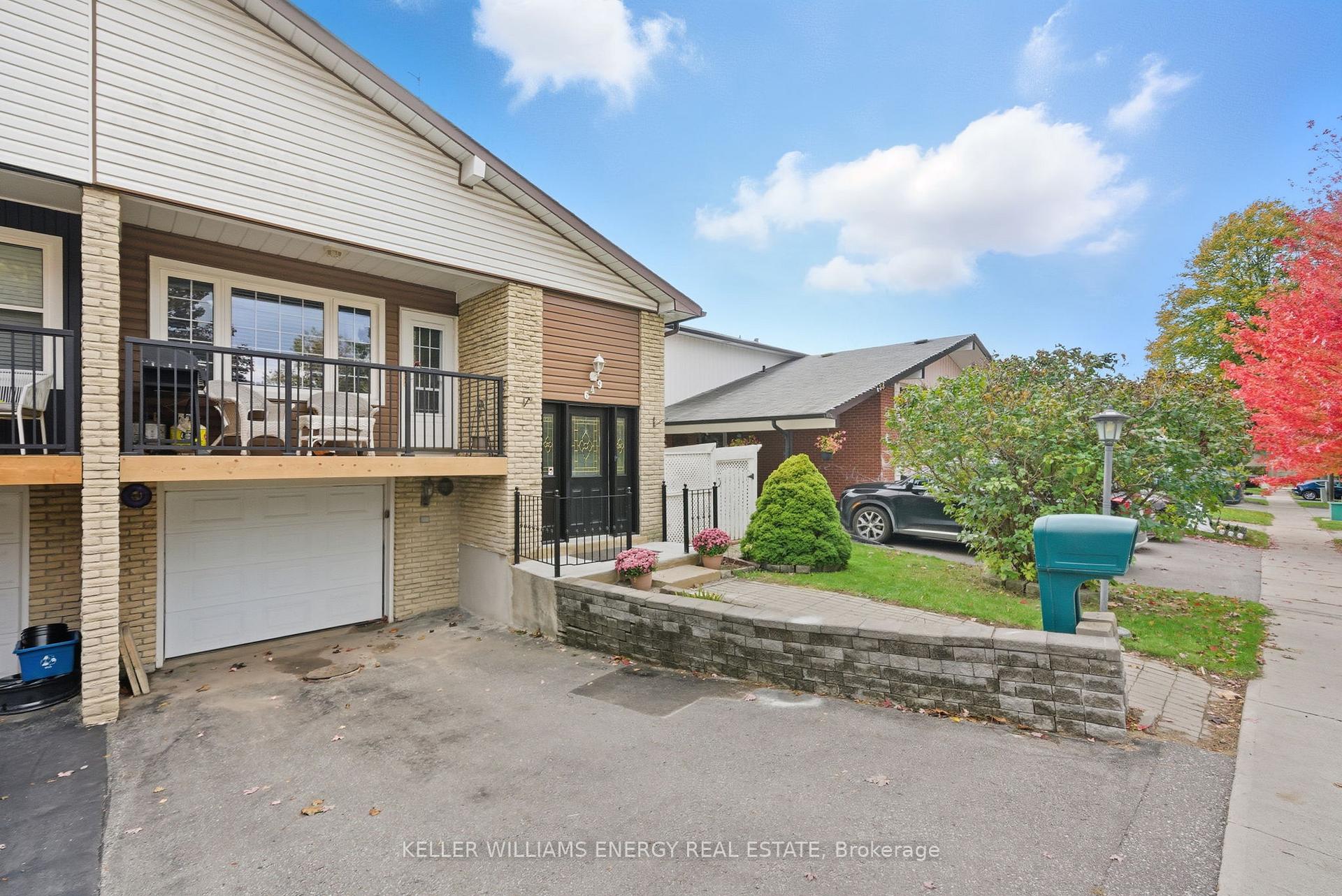 Photo 3 of 649 Berwick Crescent, Oshawa, McLaughlin — HOMEH