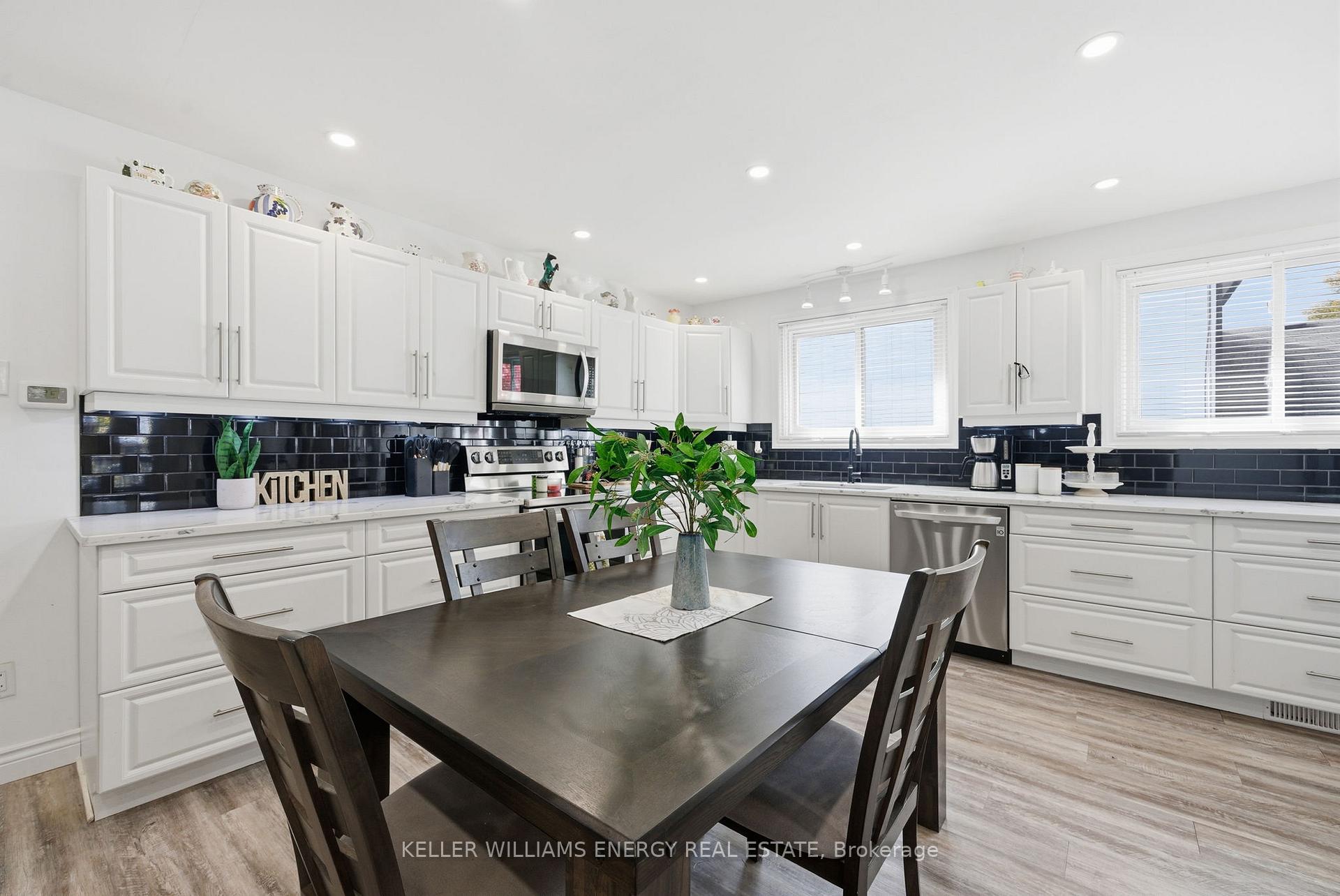 Photo 11 of 649 Berwick Crescent, Oshawa, McLaughlin — HOMEH