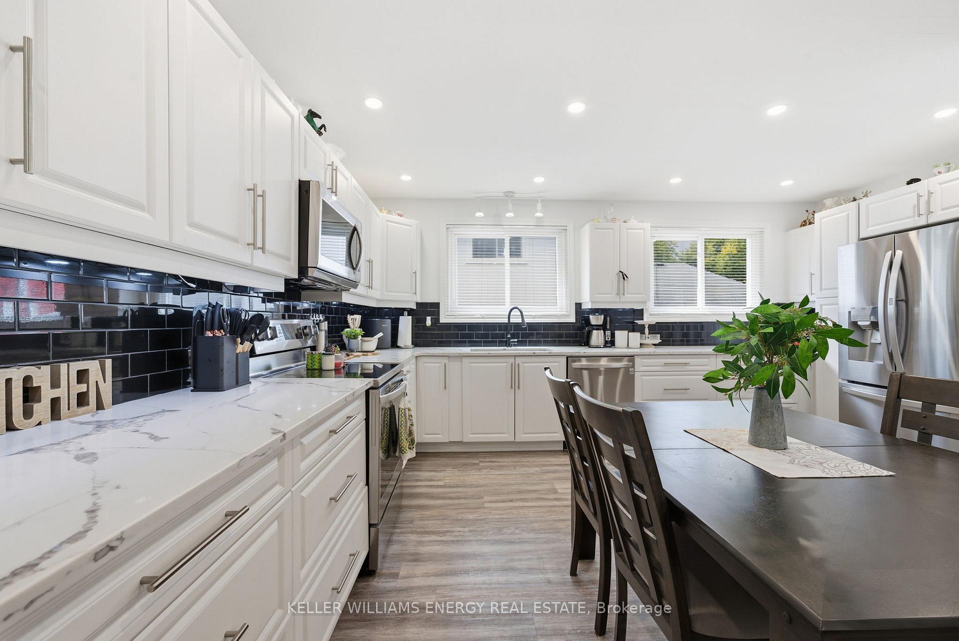Photo 12 of 649 Berwick Crescent, Oshawa, McLaughlin — HOMEH