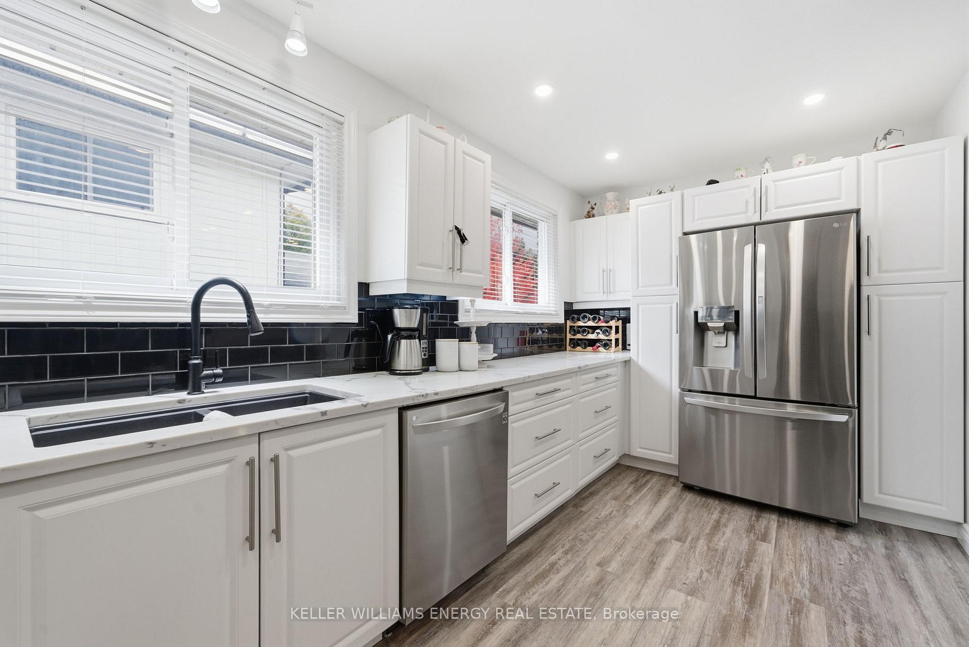 Photo 13 of 649 Berwick Crescent, Oshawa, McLaughlin — HOMEH