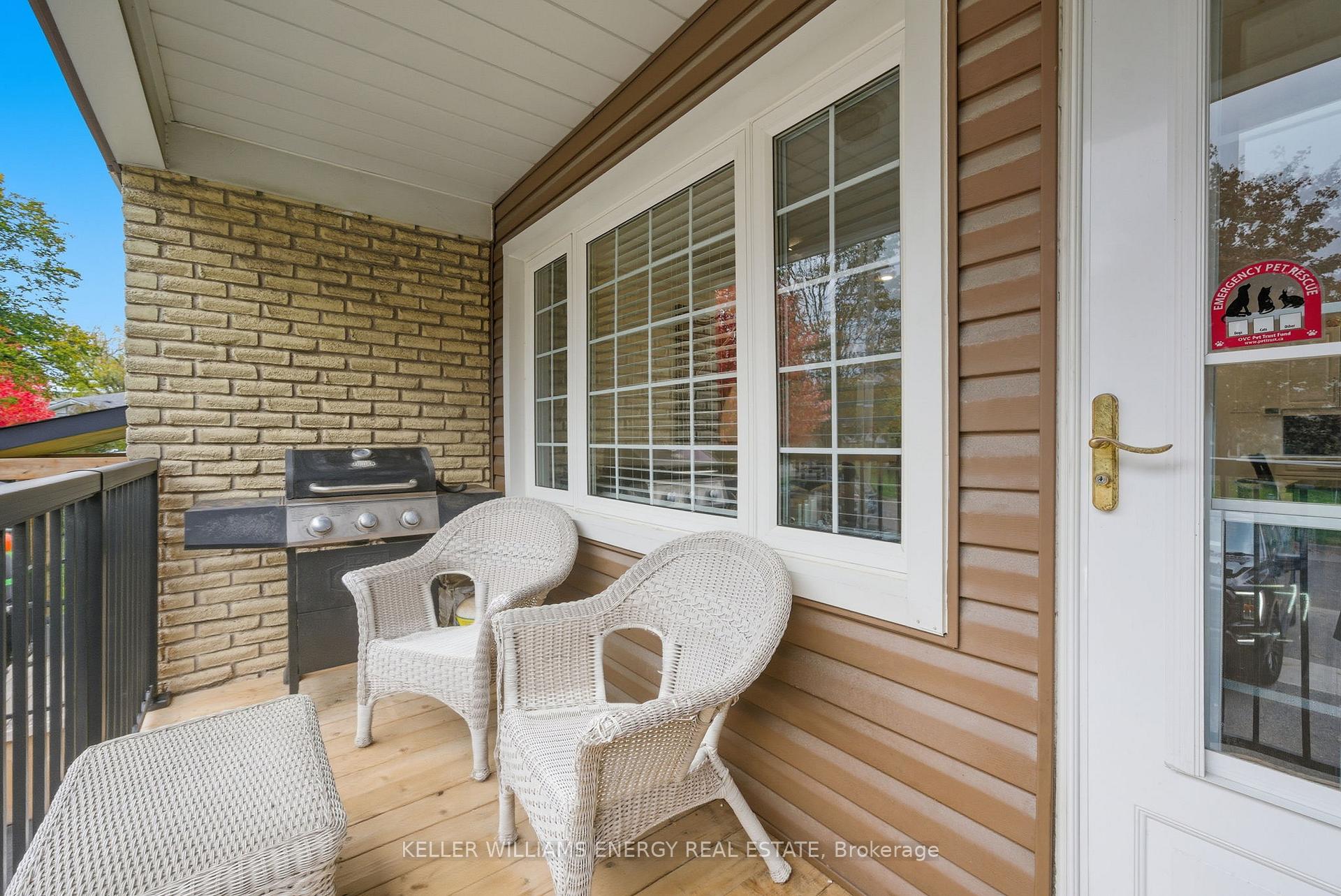 Photo 15 of 649 Berwick Crescent, Oshawa, McLaughlin — HOMEH