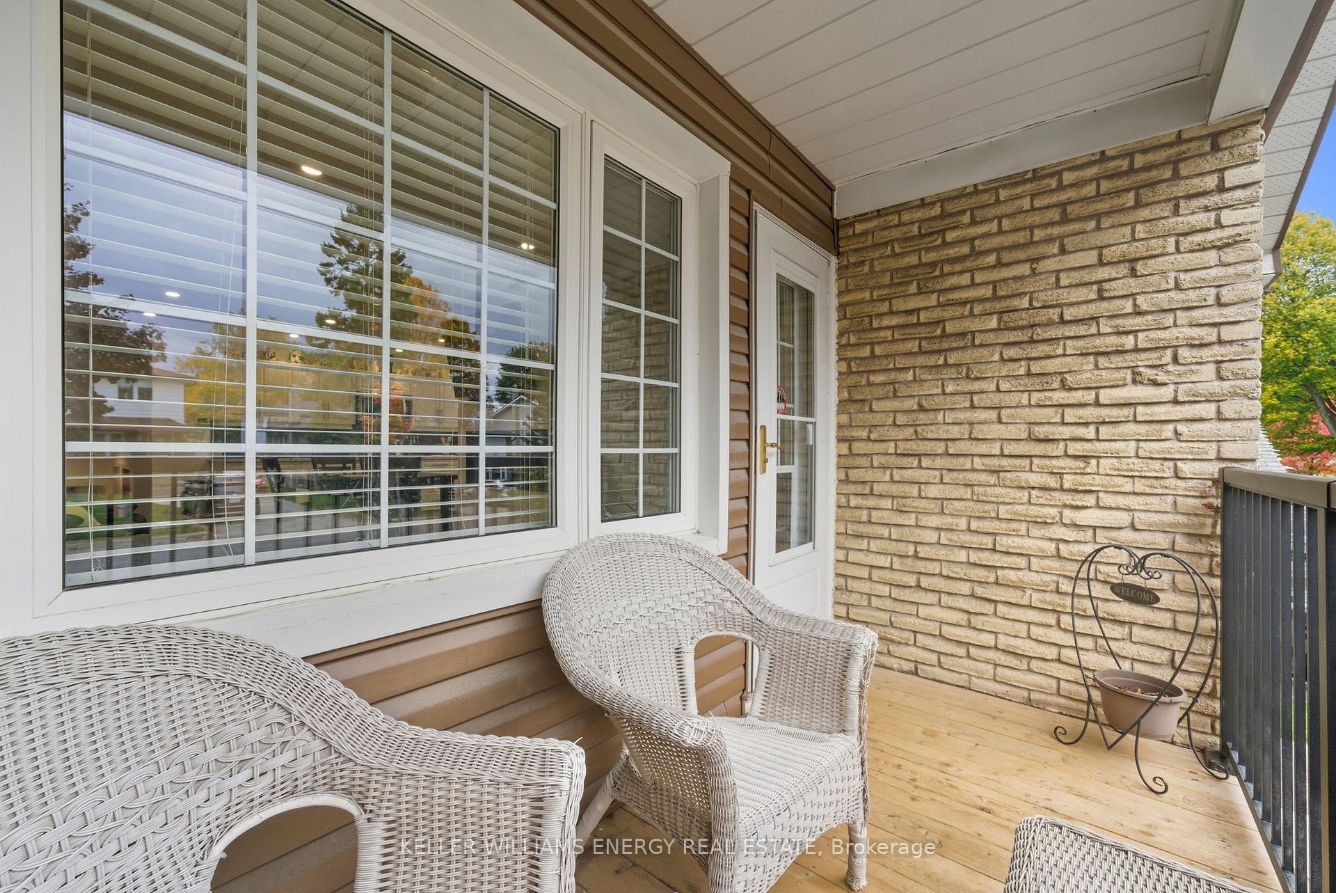 Photo 16 of 649 Berwick Crescent, Oshawa, McLaughlin — HOMEH