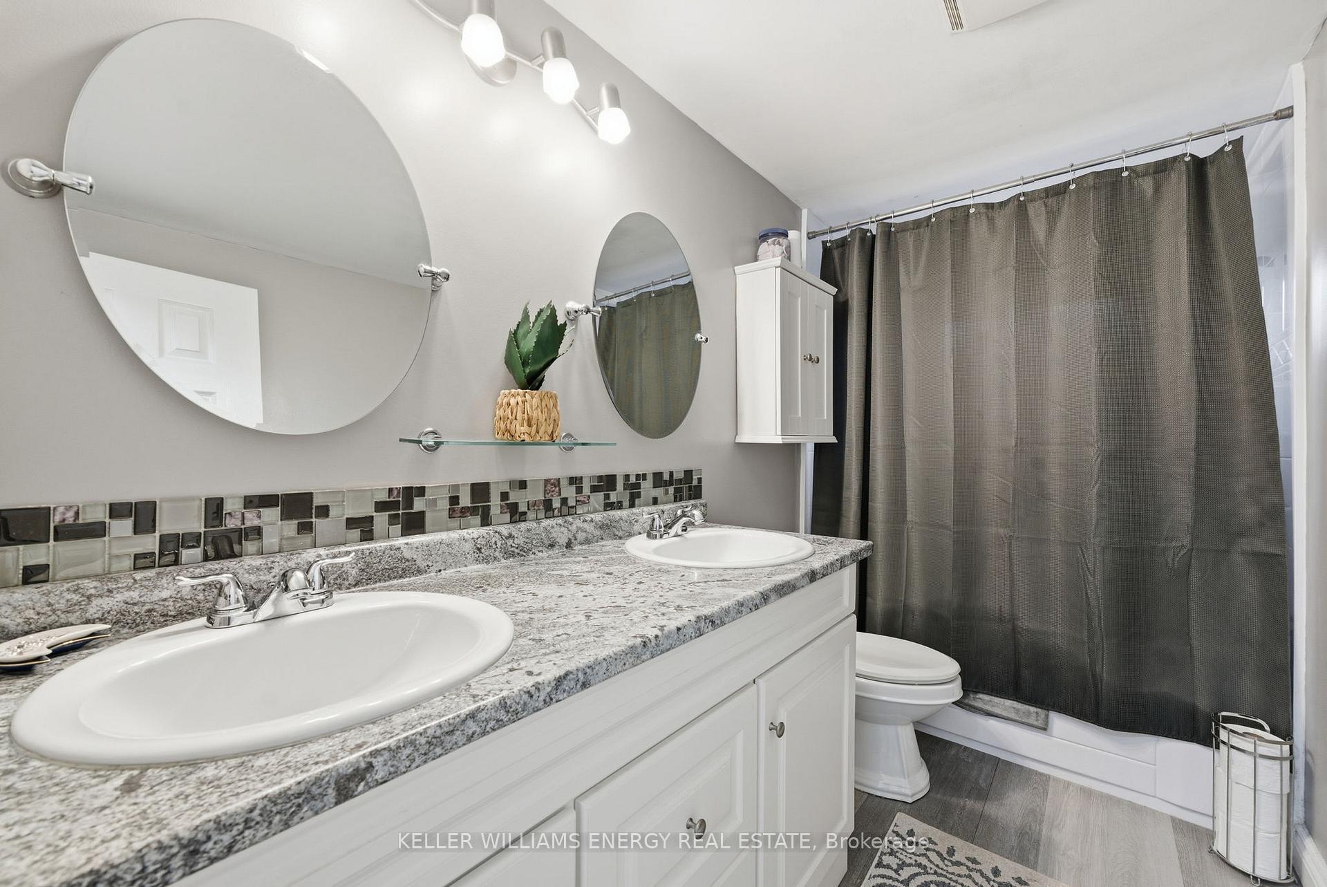 Photo 23 of 649 Berwick Crescent, Oshawa, McLaughlin — HOMEH