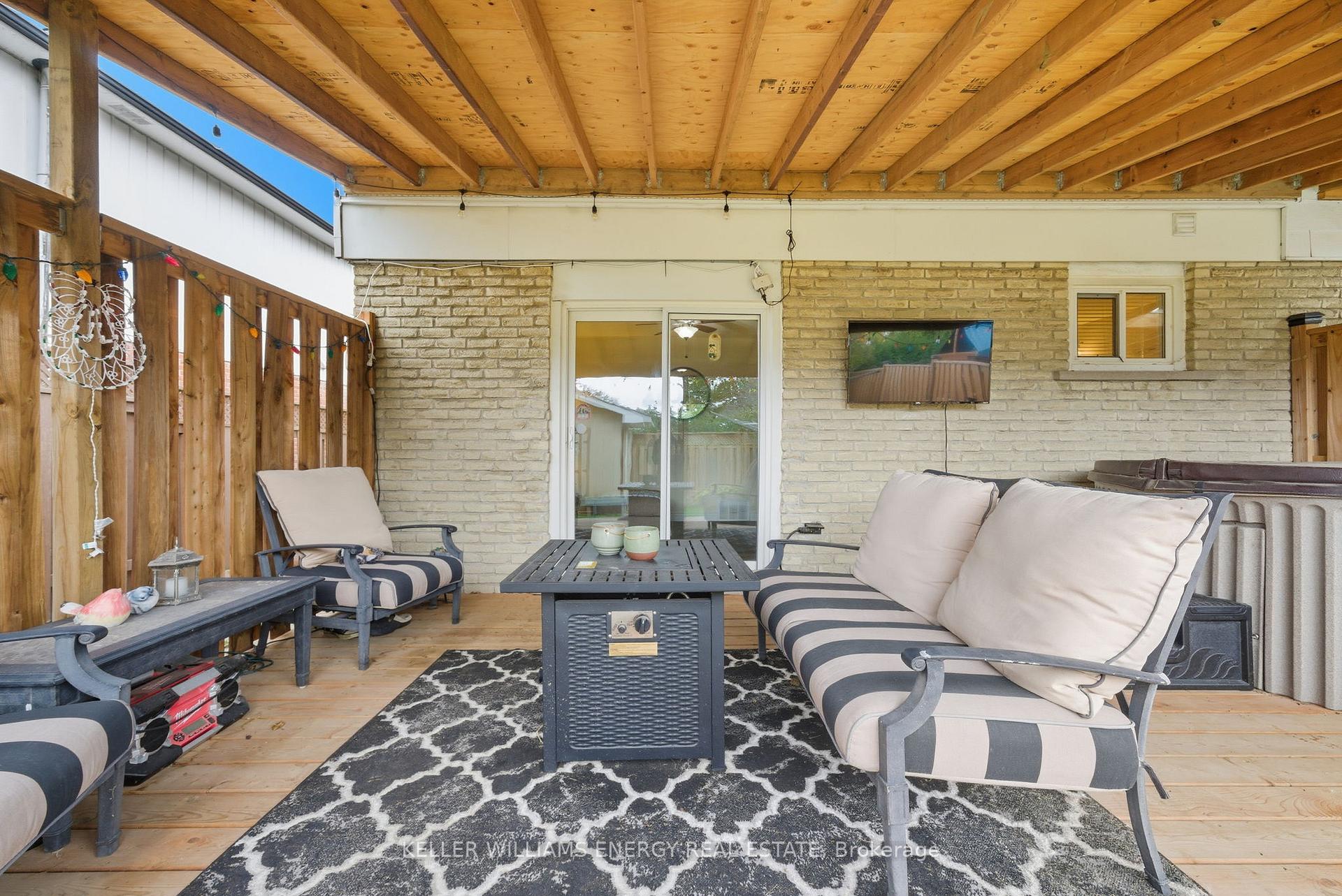 Photo 32 of 649 Berwick Crescent, Oshawa, McLaughlin — HOMEH